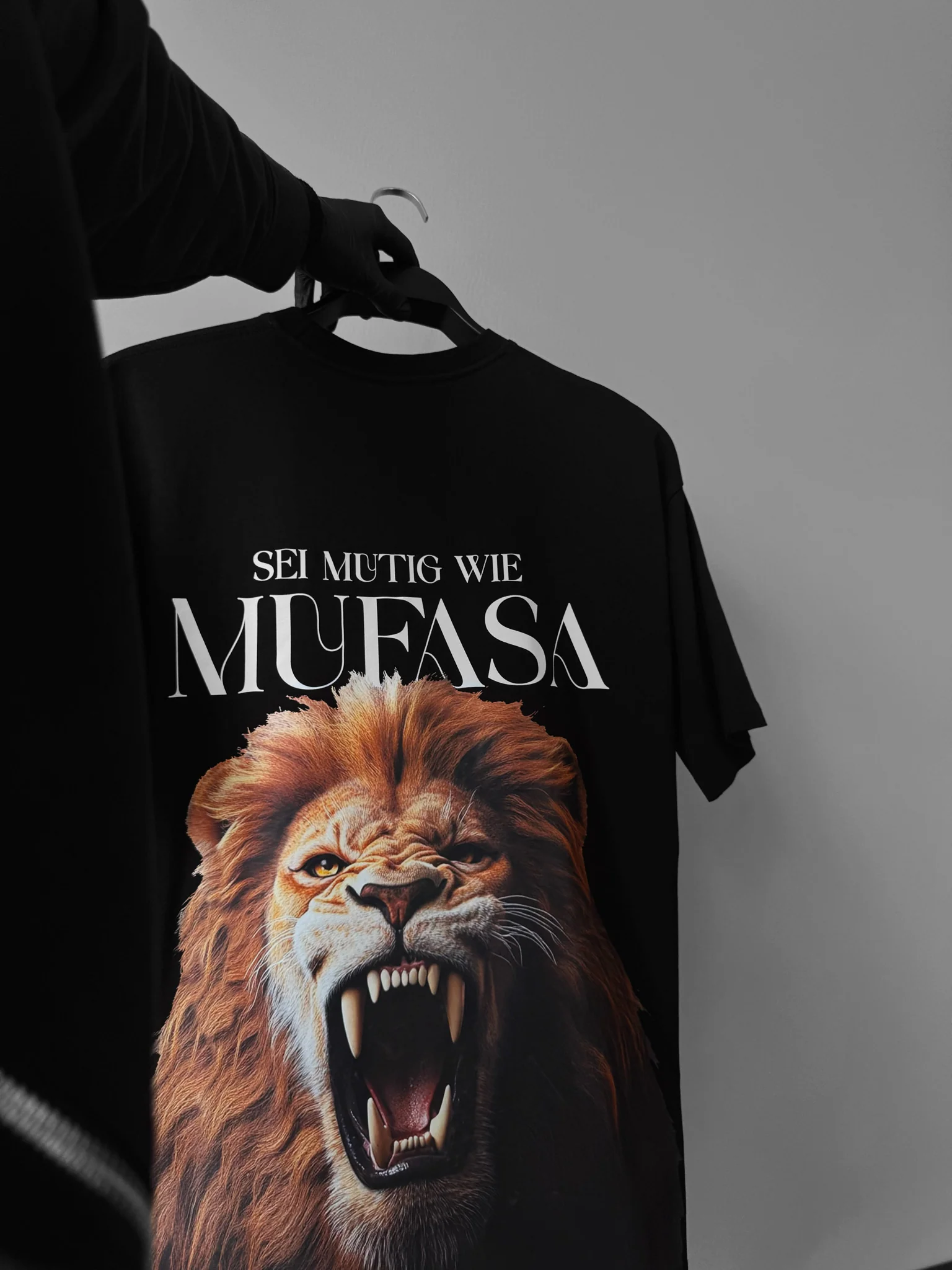 Oversize Lion T-Shirt - Black - Image 2