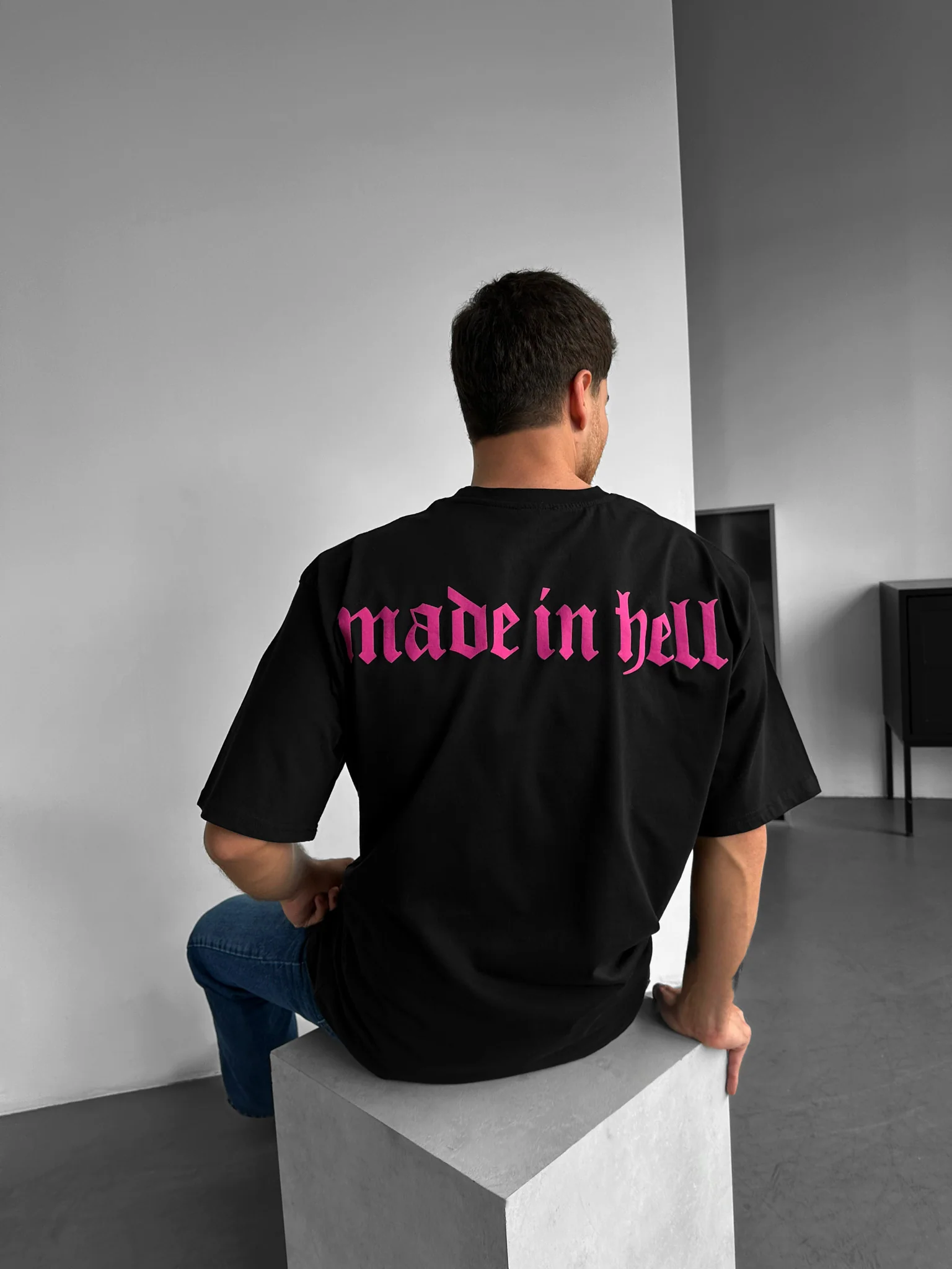 Oversize Made in Hell T-shirt - Black and Lila - Image 2