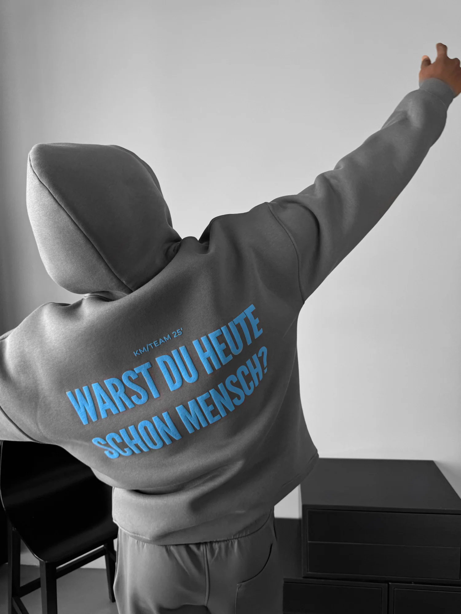 Oversize Mensch Hoodie - Anthracite - Image 5