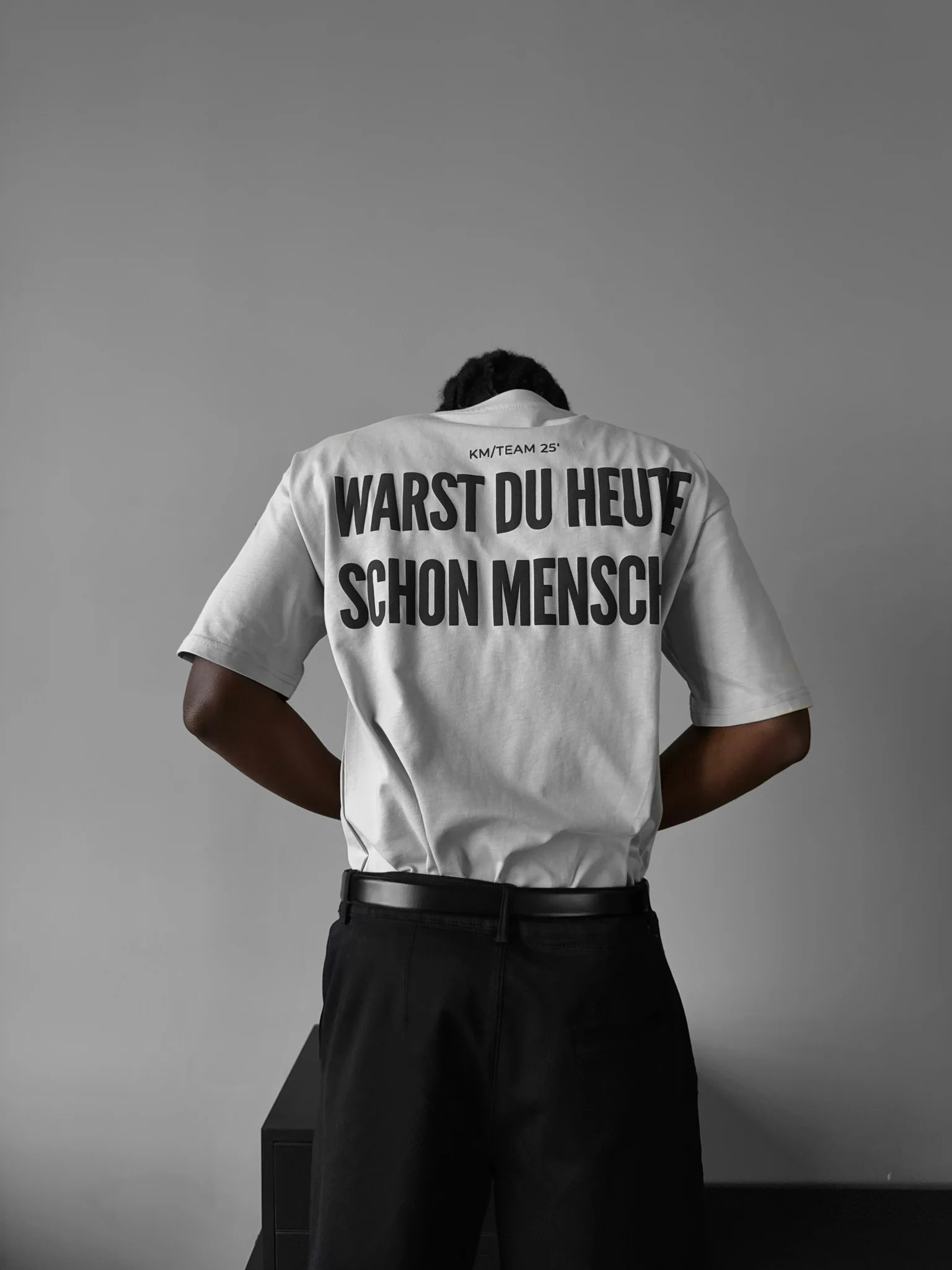 Oversize 'Mensch' T-Shirt - Grey - Image 4