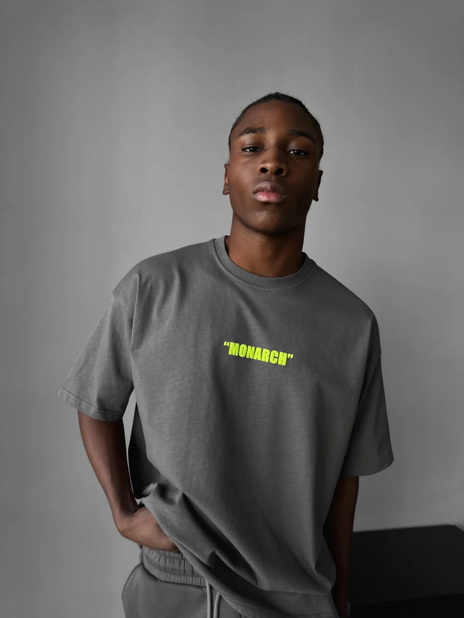 Oversize "Monarch" T-Shirt - Anthracite and Neon - Image 4