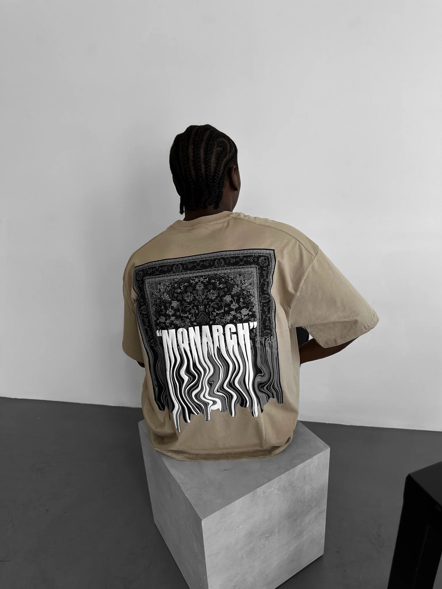 Oversize "Monarch" T-Shirt - Beige - Image 3