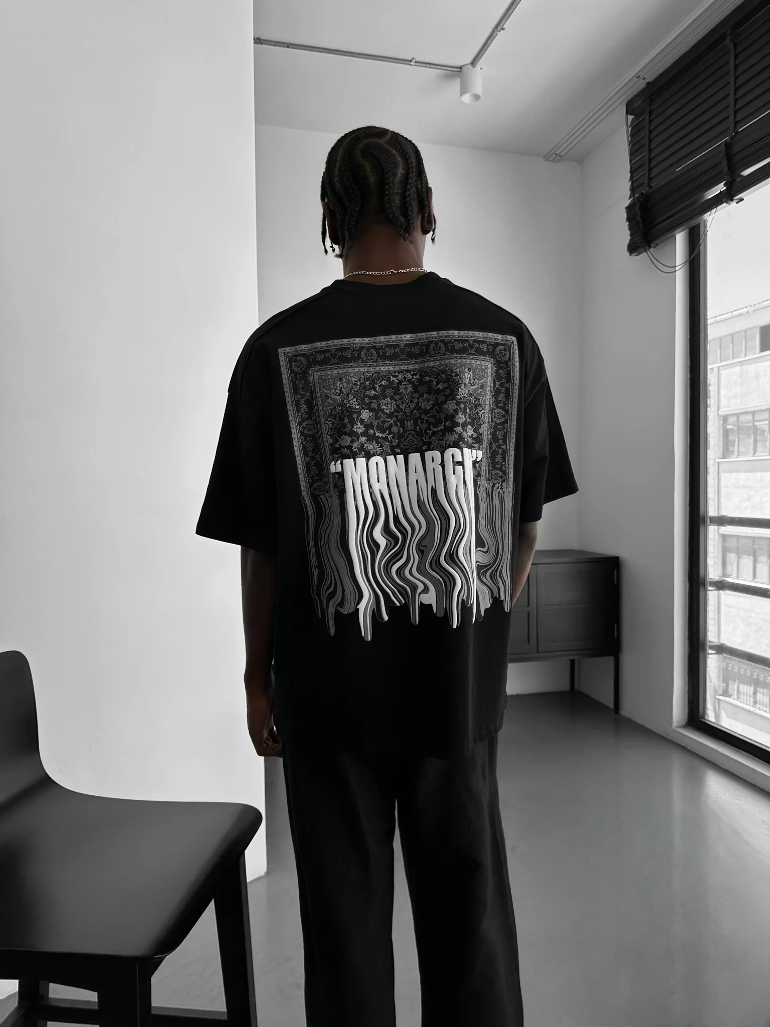 Oversize "Monarch" T-Shirt - Black and White - Image 4