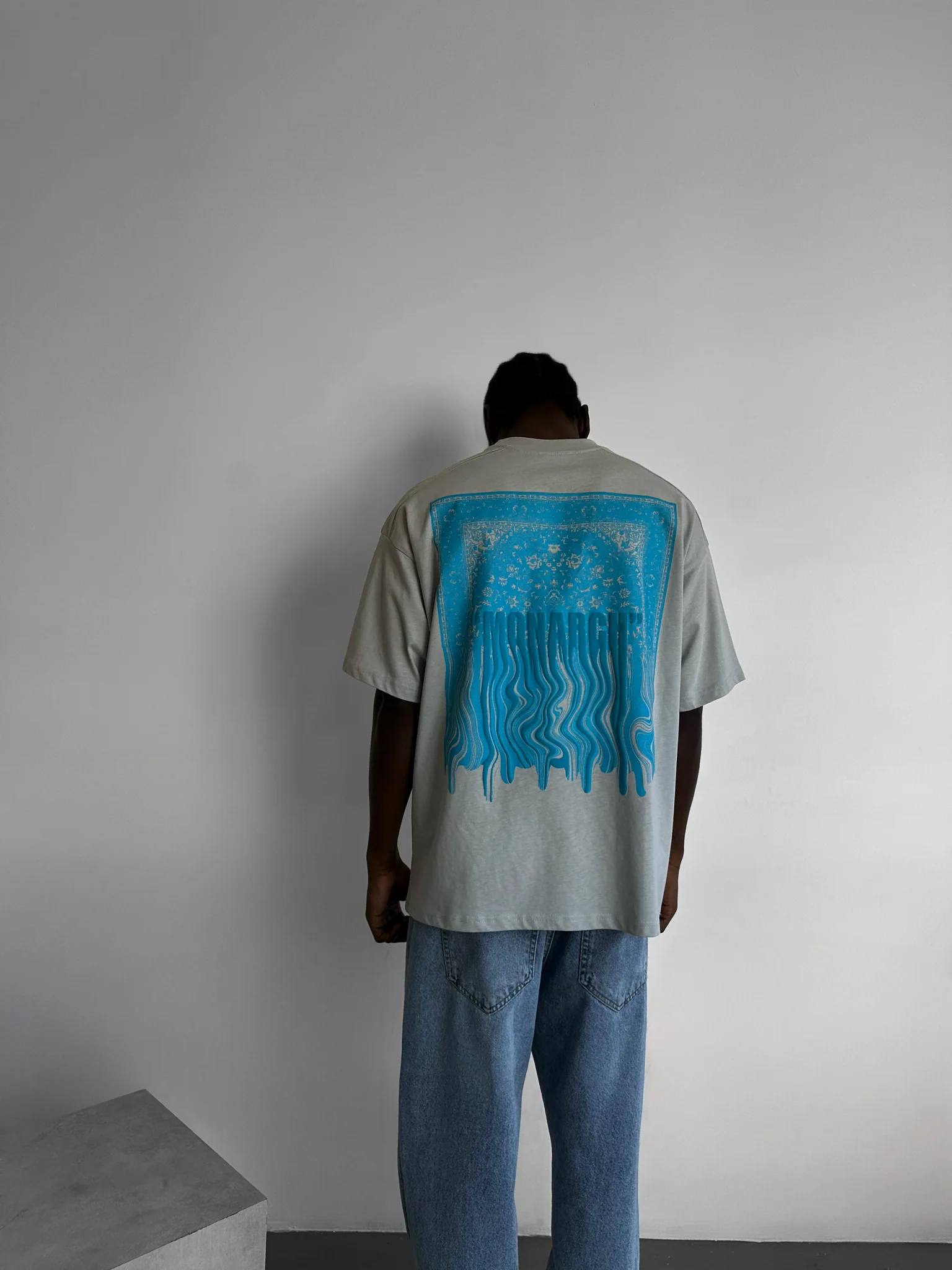 Oversize "Monarch" T-Shirt - Grey and Blue - Image 2