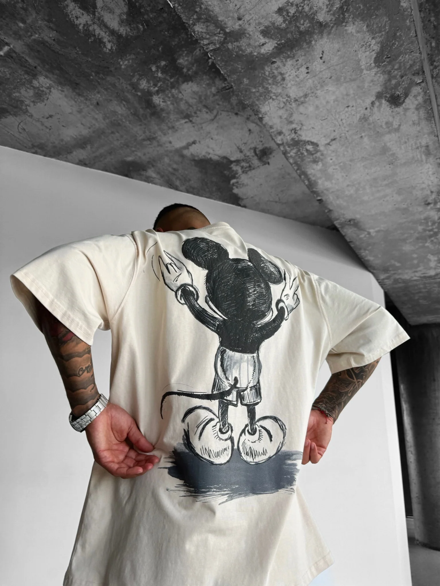 Oversize Mouse T-shirt - Beige - Image 2