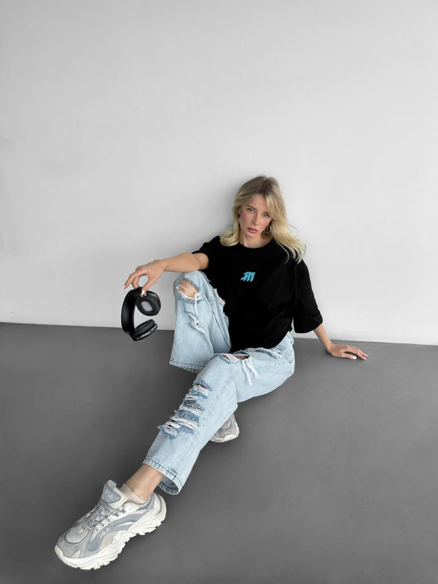 Oversize Mouse T-shirt - Black and Blue - Image 4