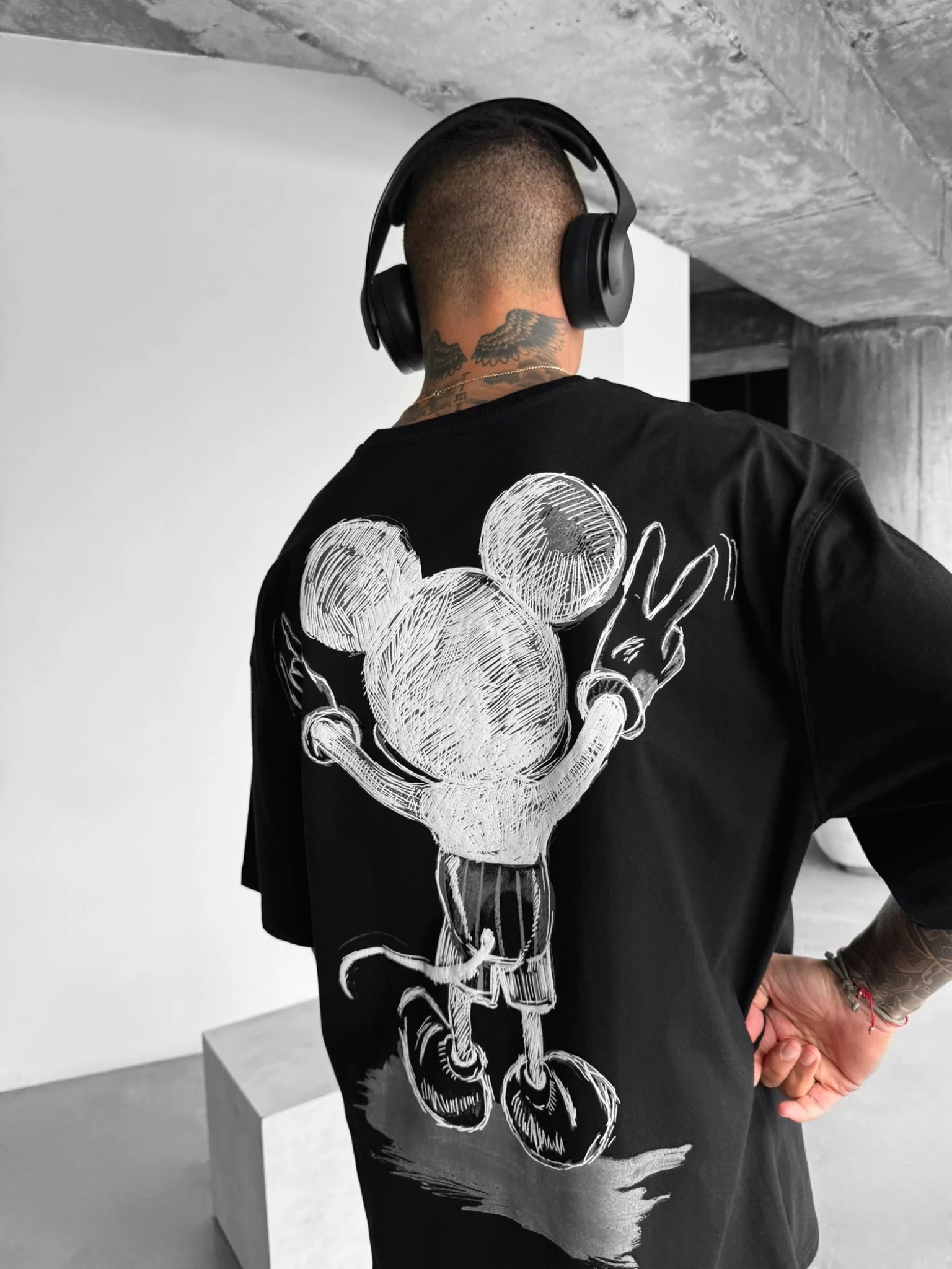 Oversize Mouse T-shirt - Black and White - Image 6