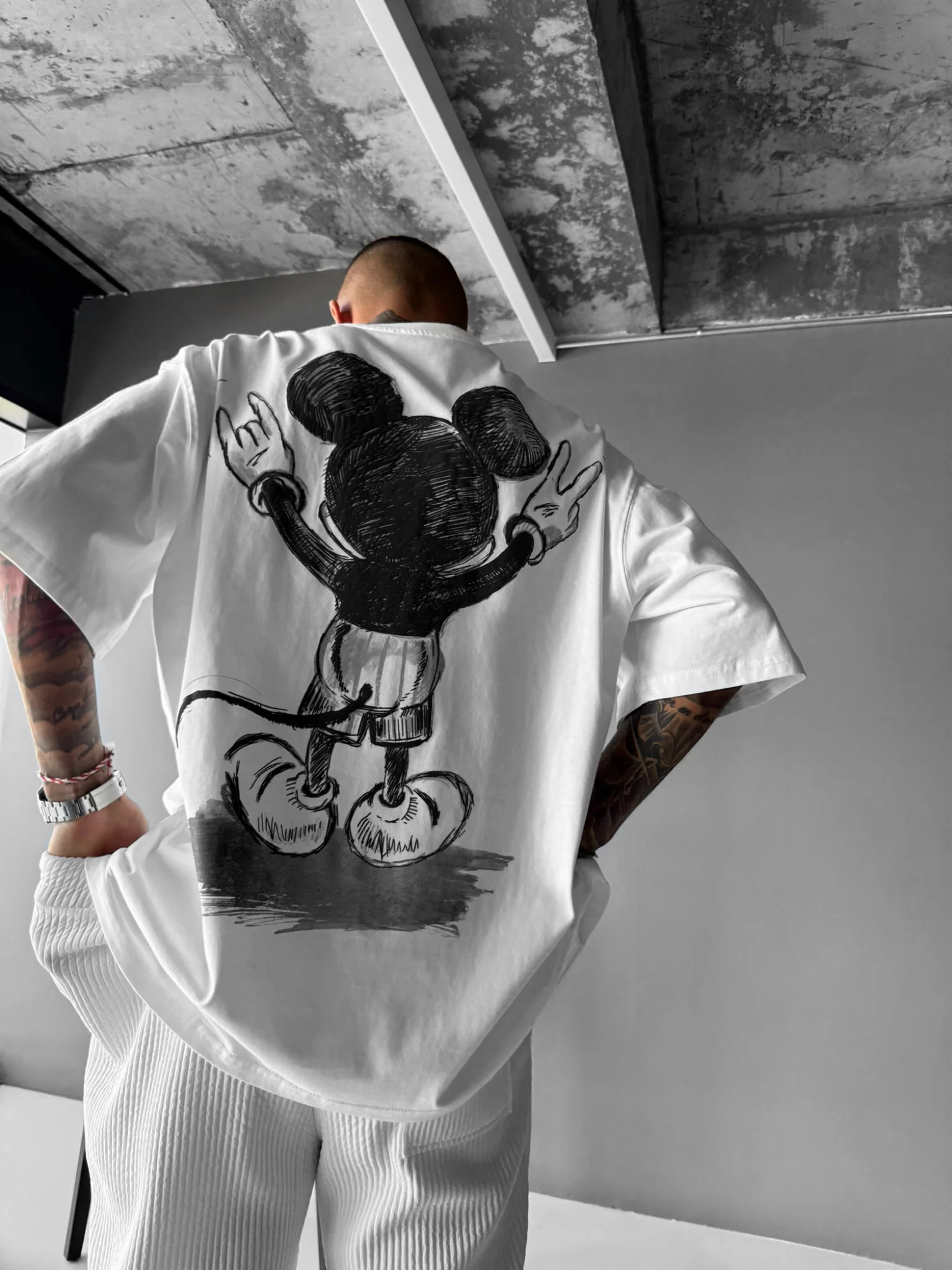 Oversize Mouse T-shirt - White and Black - Image 8