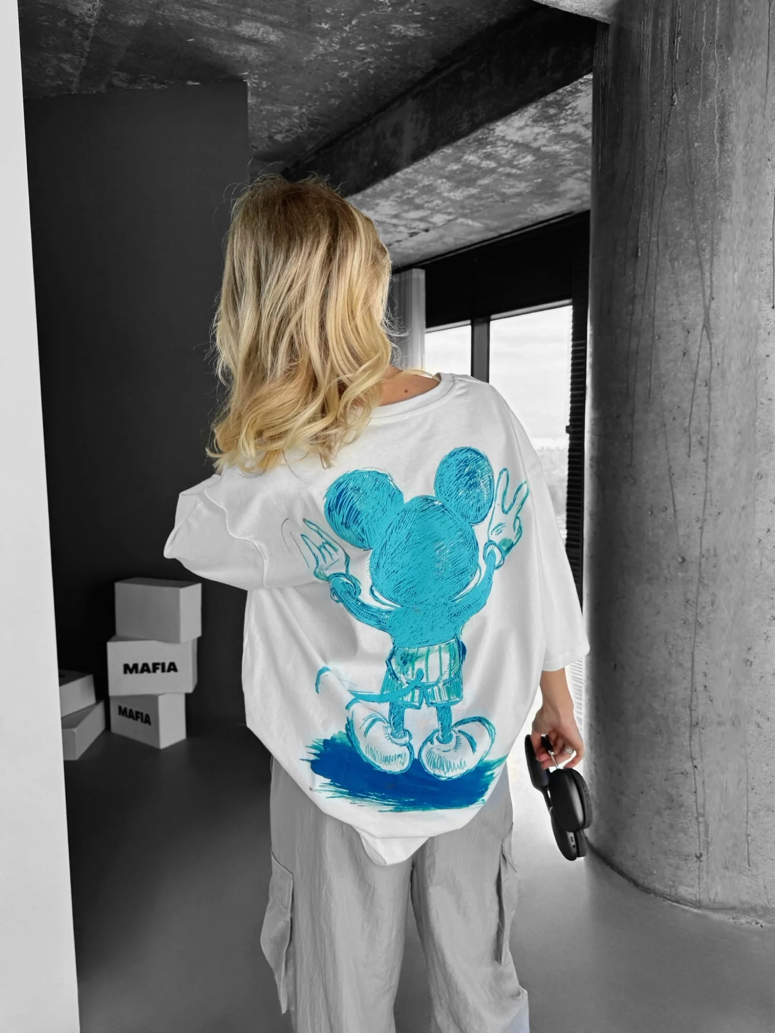 Oversize Mouse T-shirt - White and Blue - Image 6