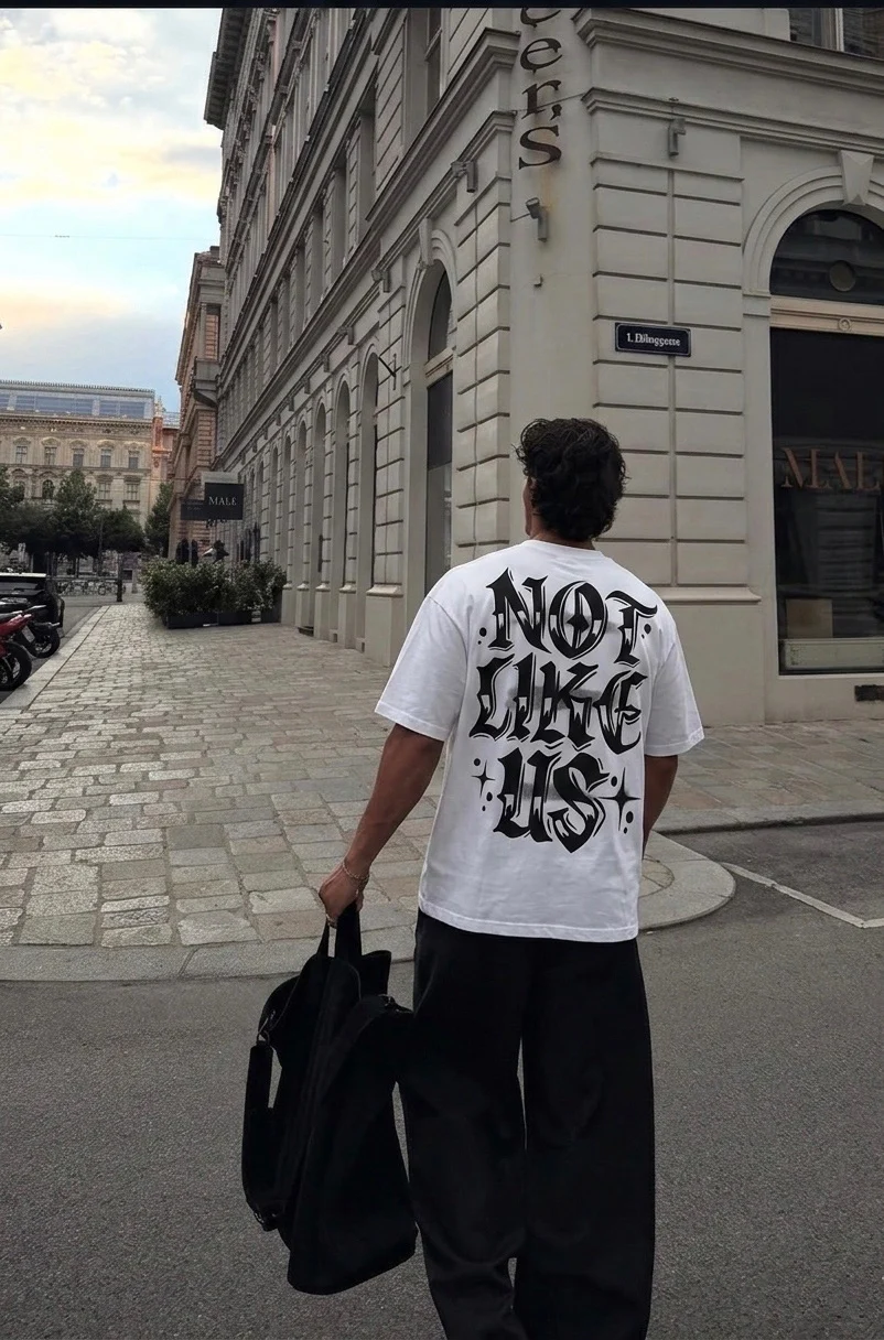 Oversize Not Like Us T-shirt - Ecru