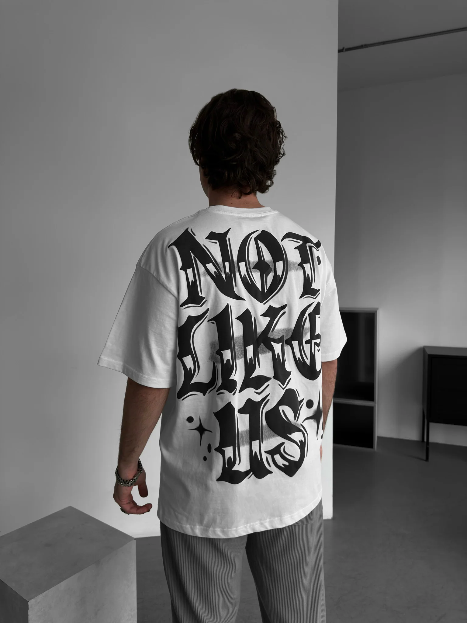 Oversize Not Like Us T-shirt - Ecru - Image 3