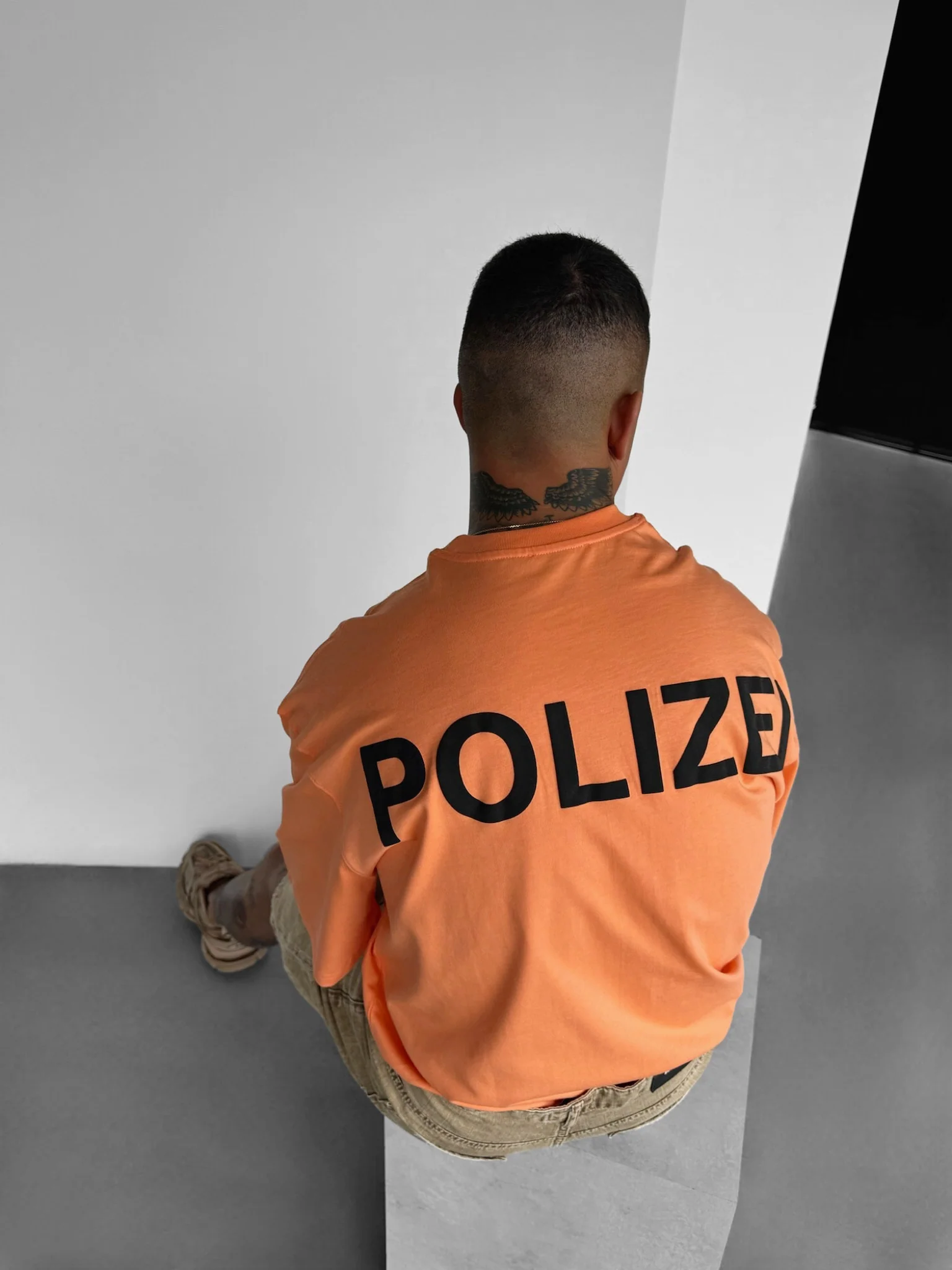 Oversize Polizei T-shirt - Orange - Image 3