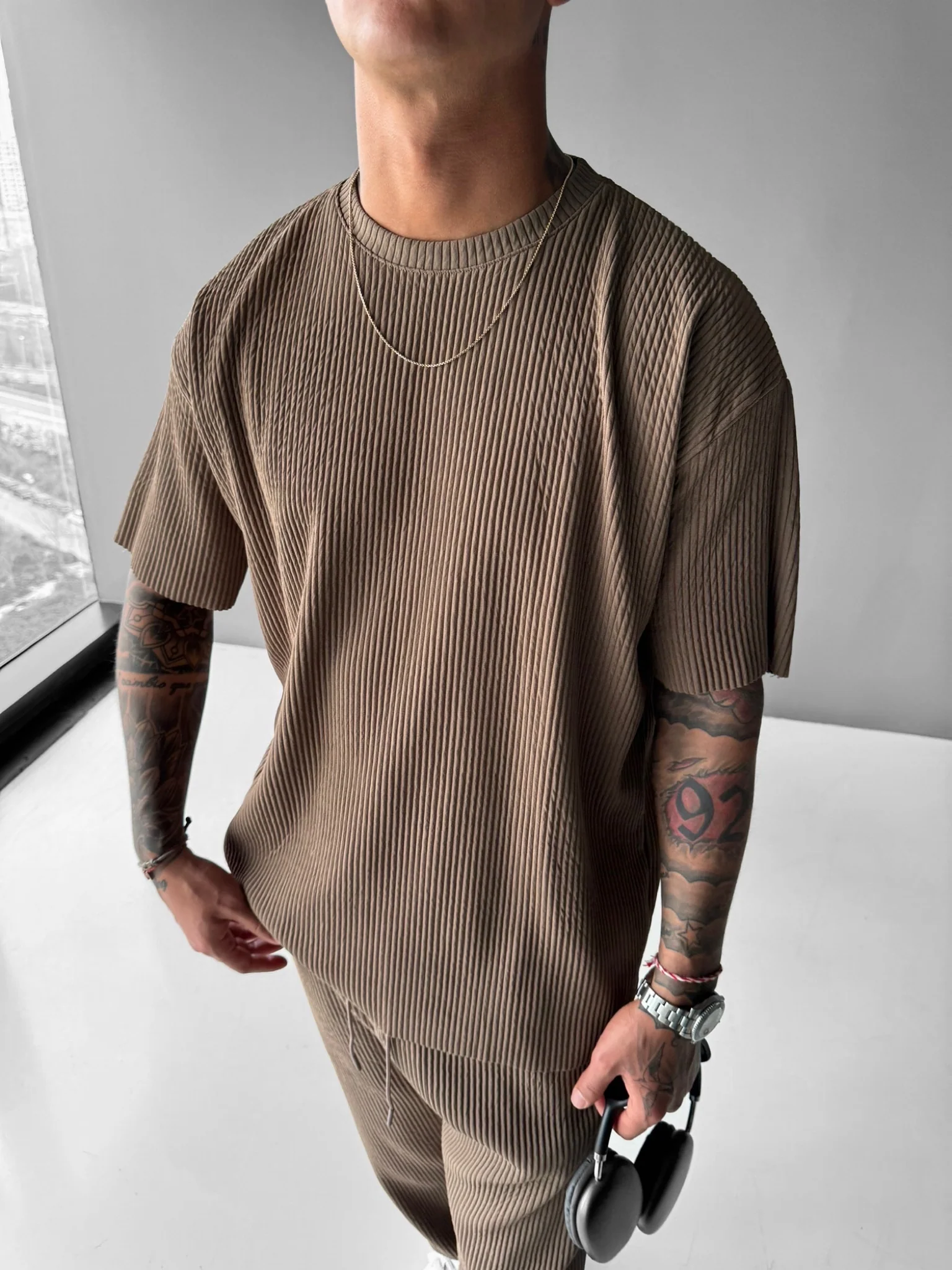 Oversize Ribbed T-Shirt - Brown - Image 2