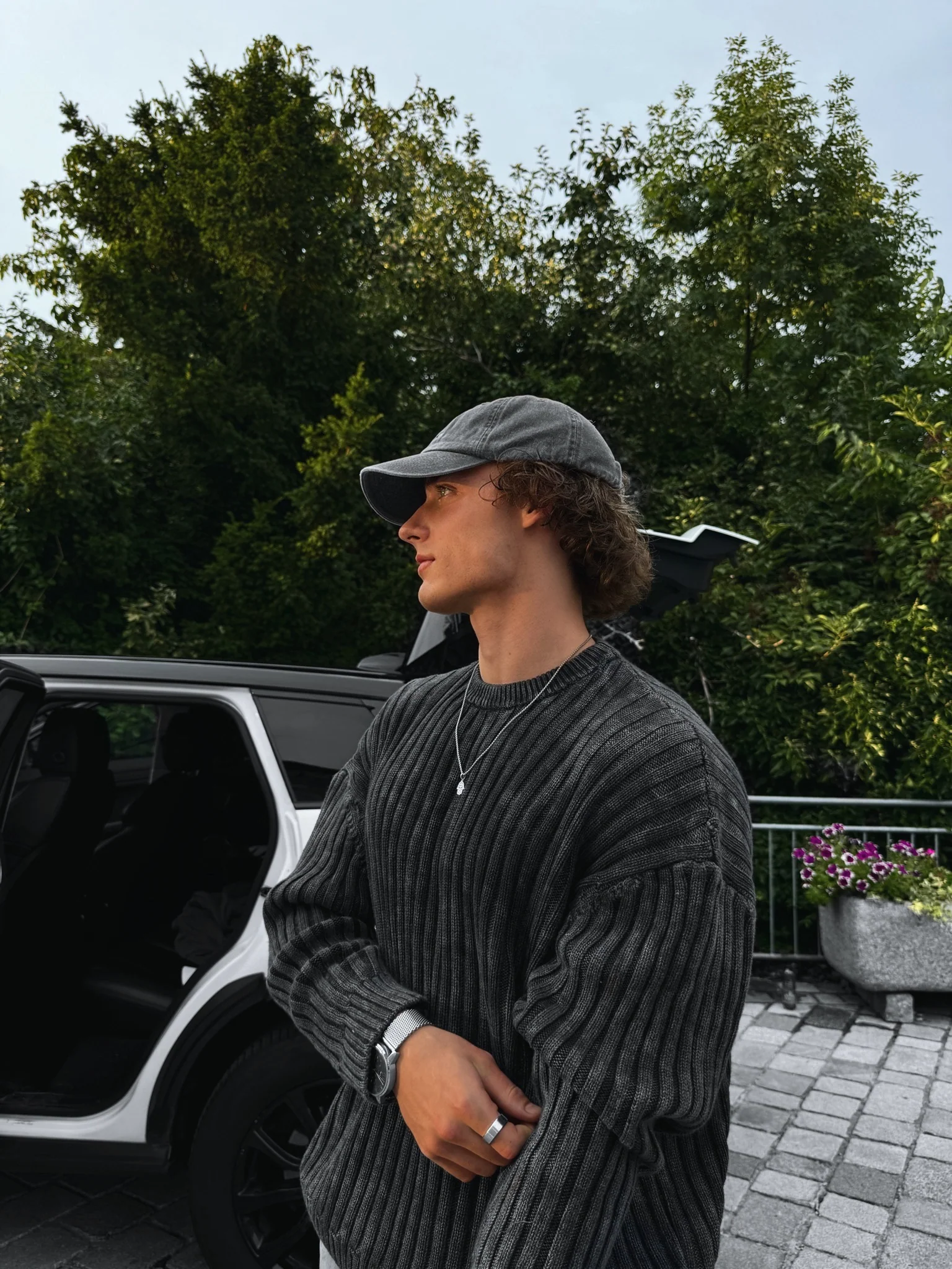 Oversize Ribbed Washed Sweater - Black - Image 3