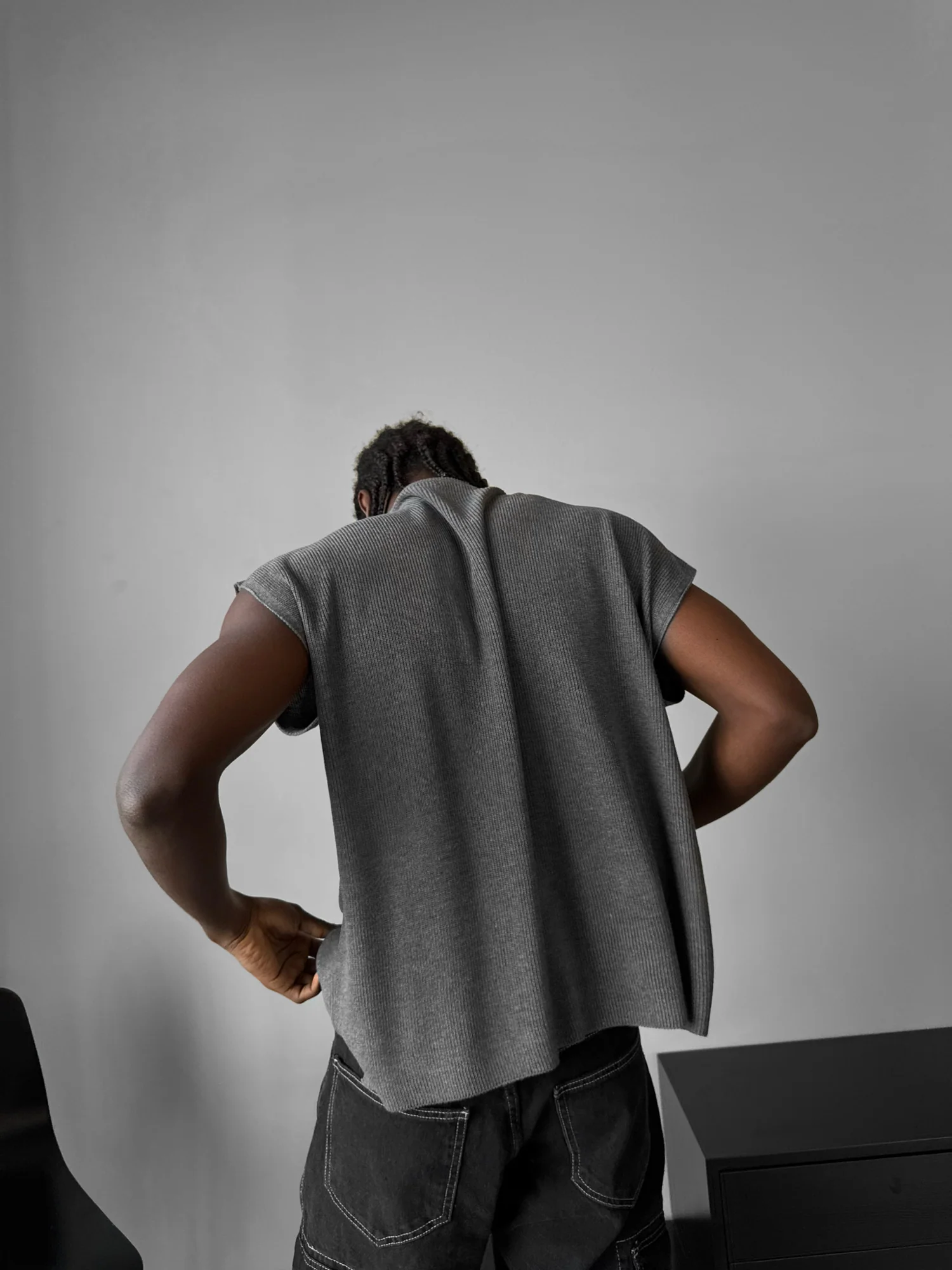 Oversize rolled Edge Knit Tanktop - Anthracite - Image 3