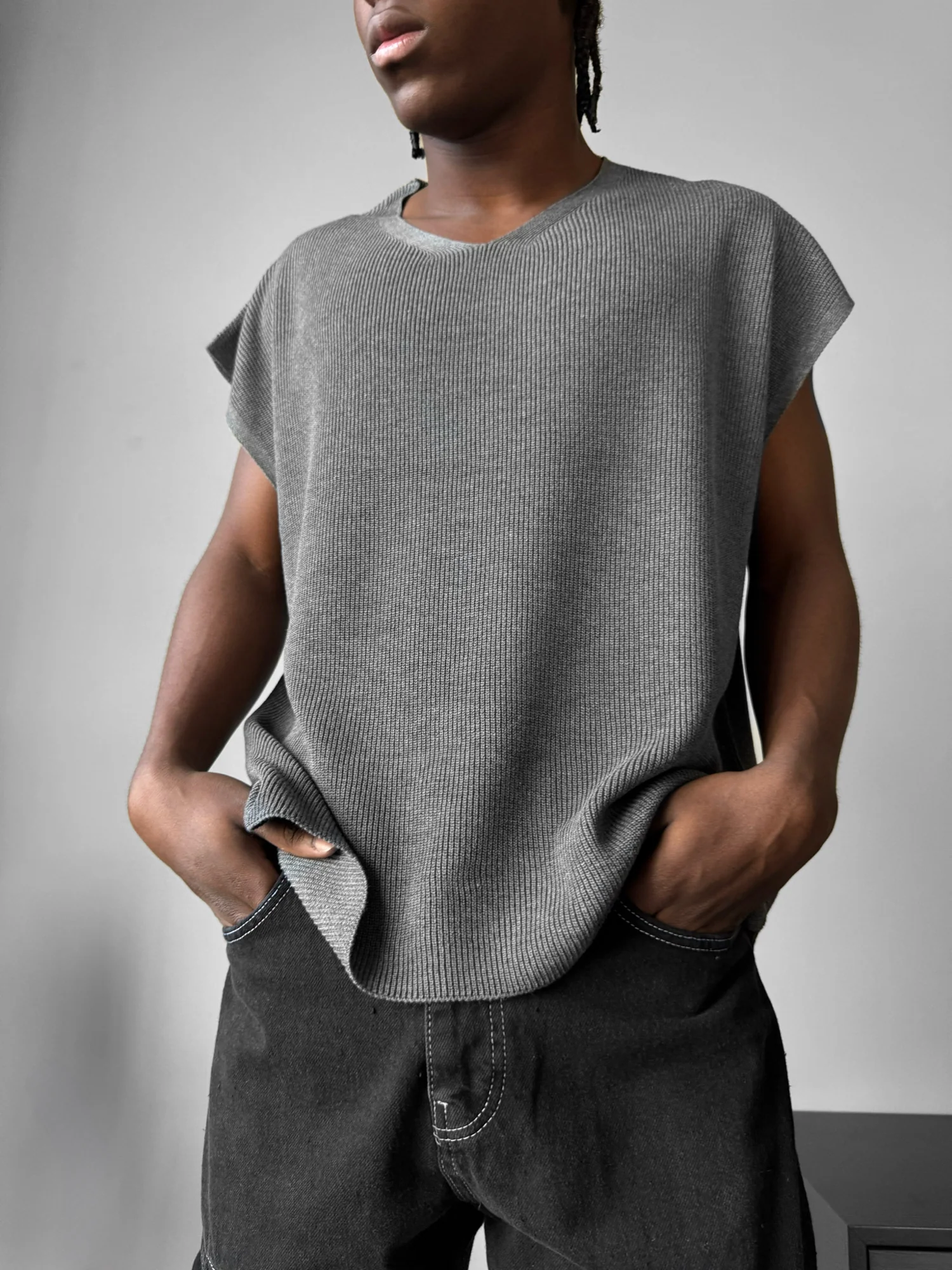 Oversize rolled Edge Knit Tanktop - Anthracite - Image 5
