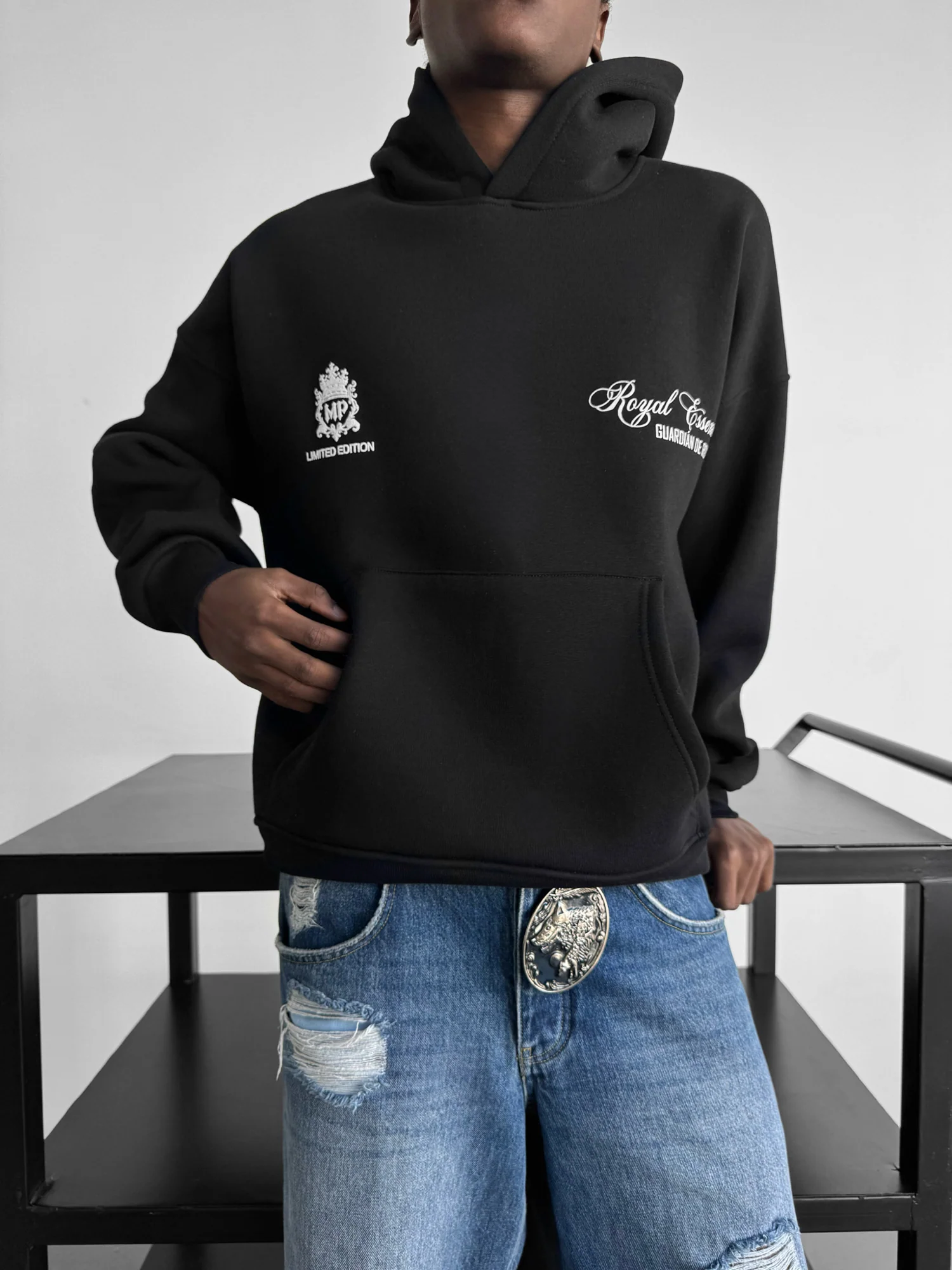 Oversize 'Royal Essence' Hoodie - Black - Image 4