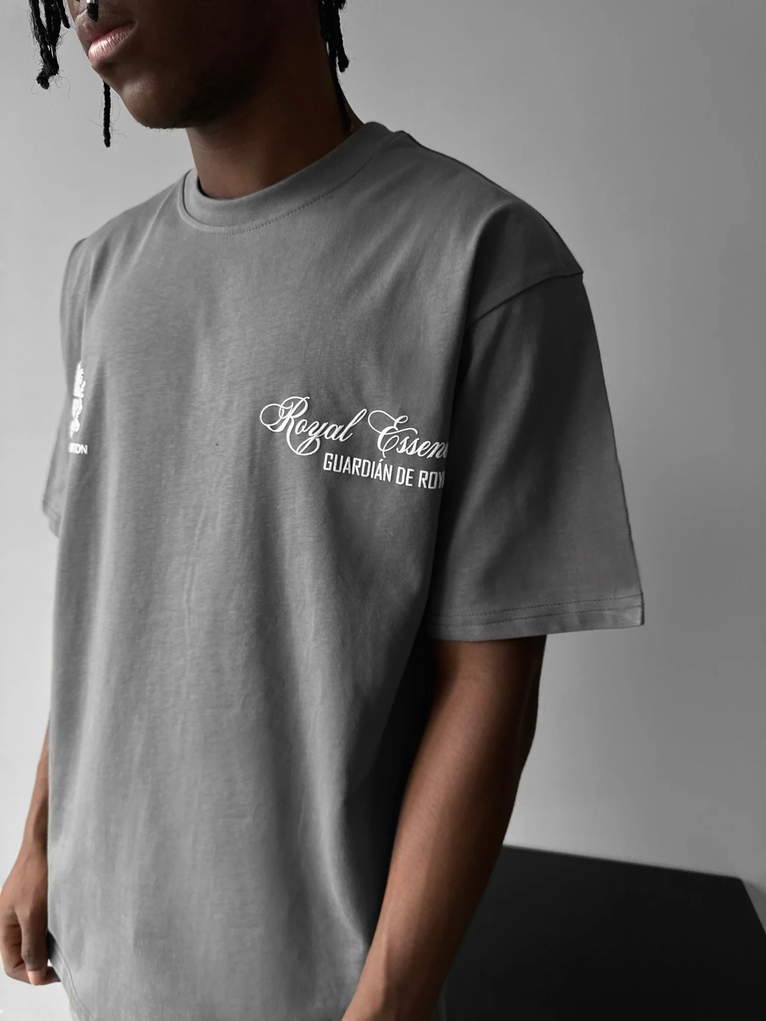 Oversize Royale Essence T-Shirt - Anthracite - Image 4