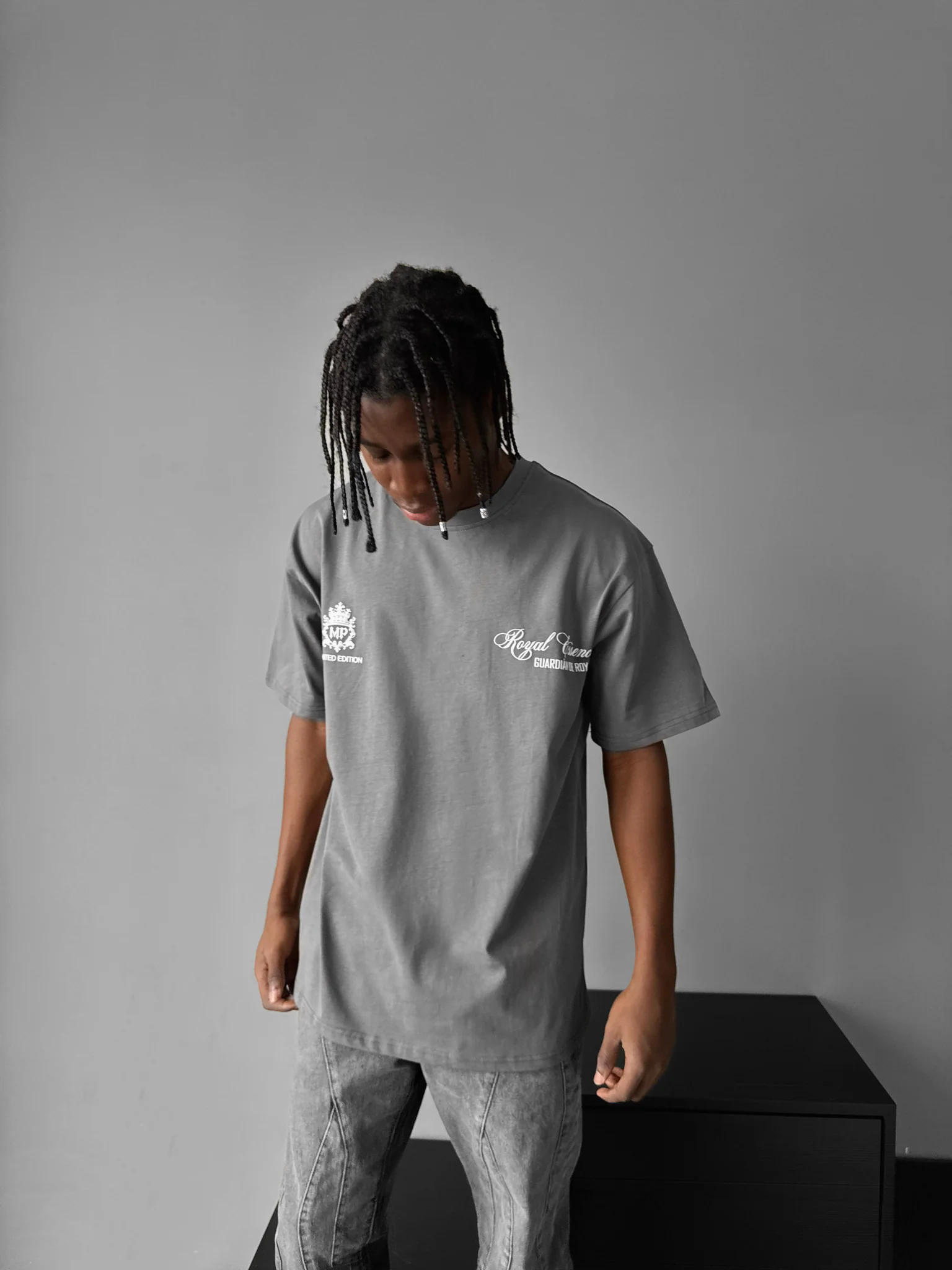 Oversize Royale Essence T-Shirt - Anthracite - Image 5