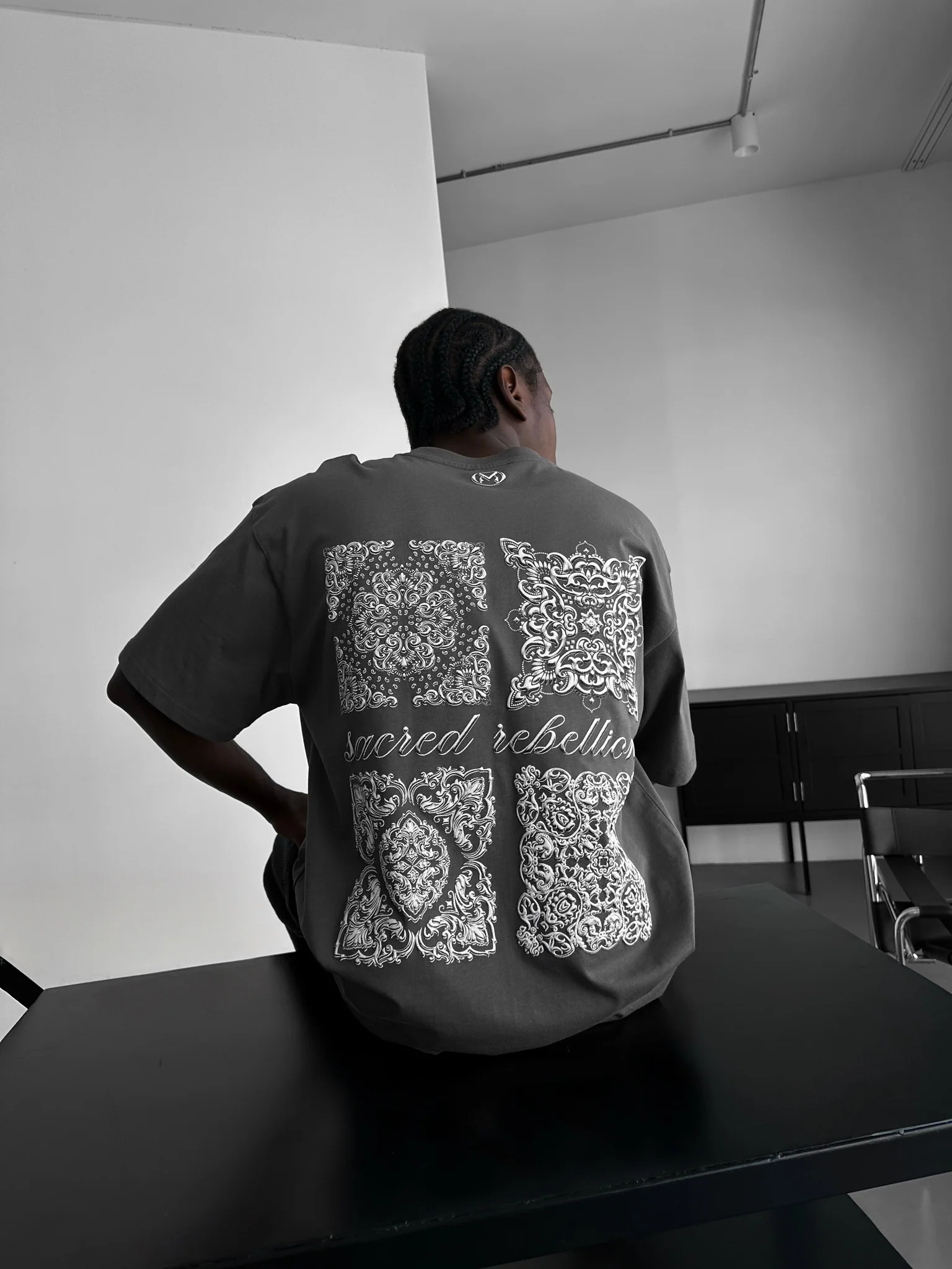 Oversize 'Sacred Rebellion' T-Shirt - Anthracite - Image 2