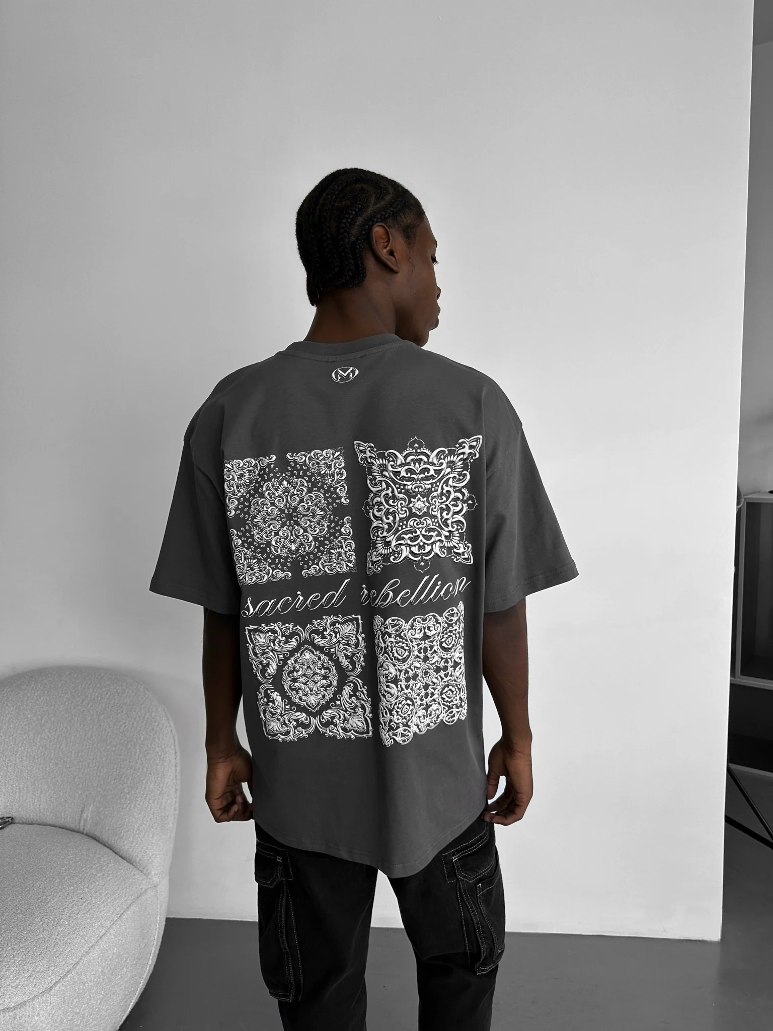 Oversize 'Sacred Rebellion' T-Shirt - Anthracite - Image 3