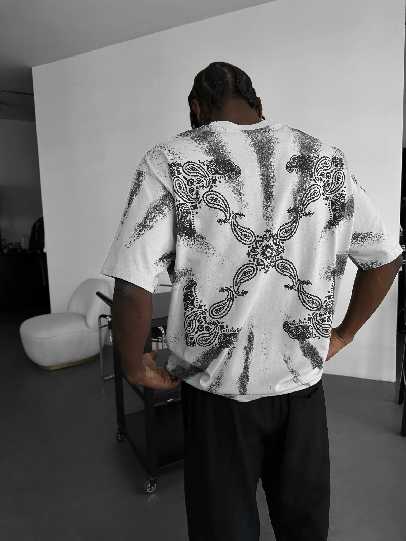 Oversize 'Sacred' T-Shirt - Grey - Image 4