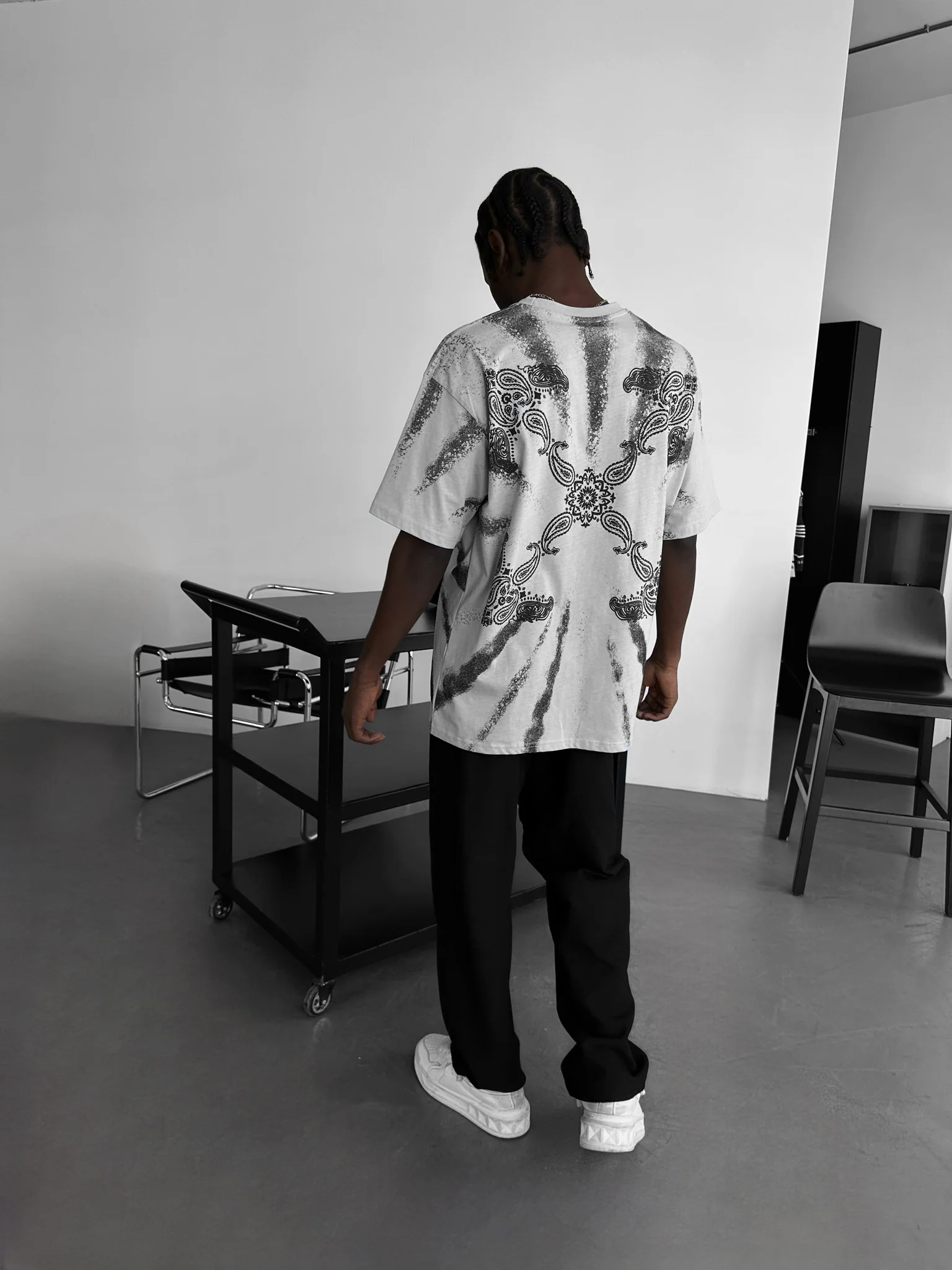 Oversize 'Sacred' T-Shirt - Grey - Image 5