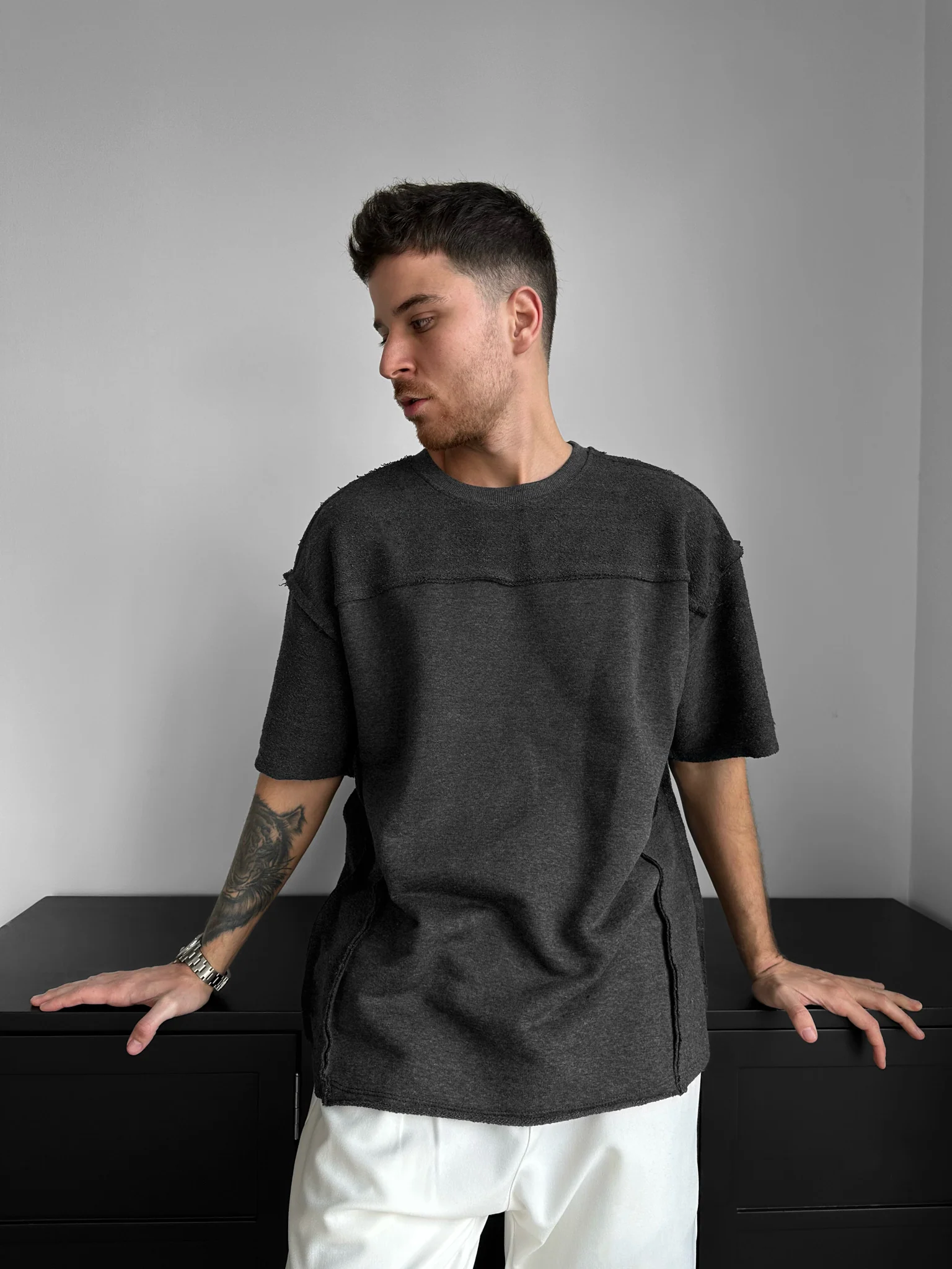 Oversize Seam Detail T-shirt - Anthracite - Image 3
