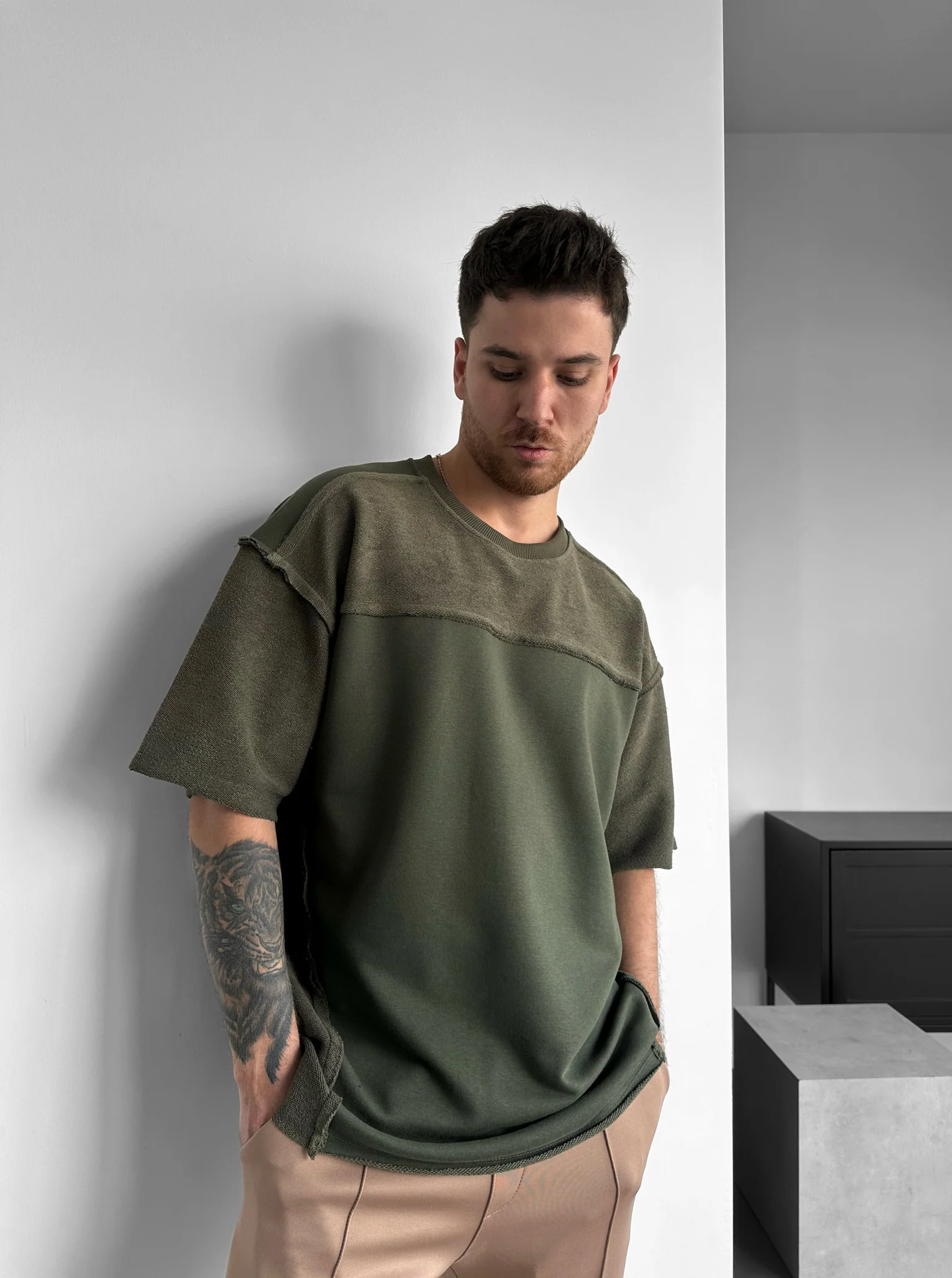Oversize Seam Detail T-shirt - Khaki - Image 2
