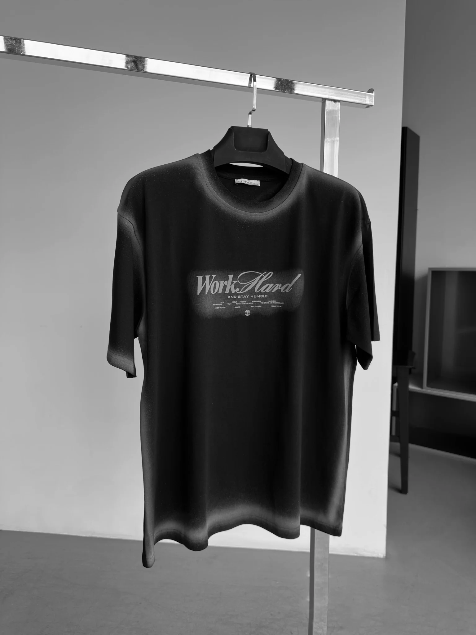 Oversize Shaded Work Hard T-shirt - Black - Image 3
