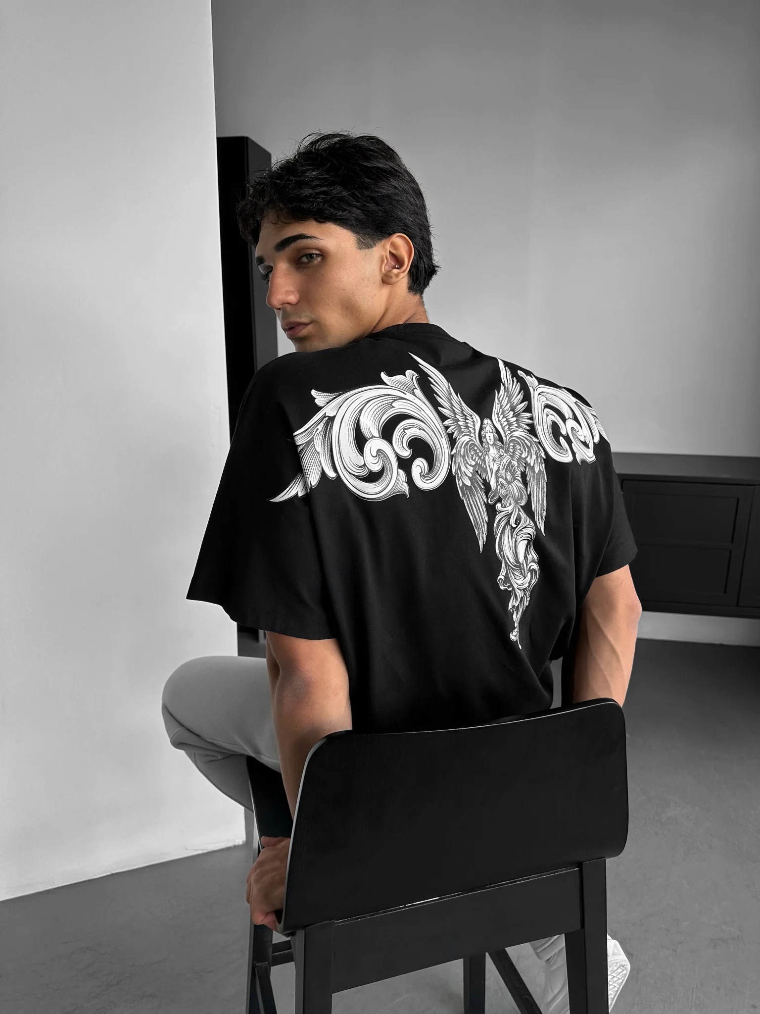 Oversize Sky Angel T-shirt - Black - Image 2
