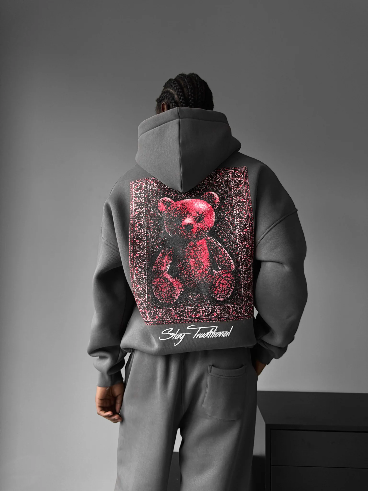 Oversize 'Stay Traditional' Hoodie - Anthracite - Image 2