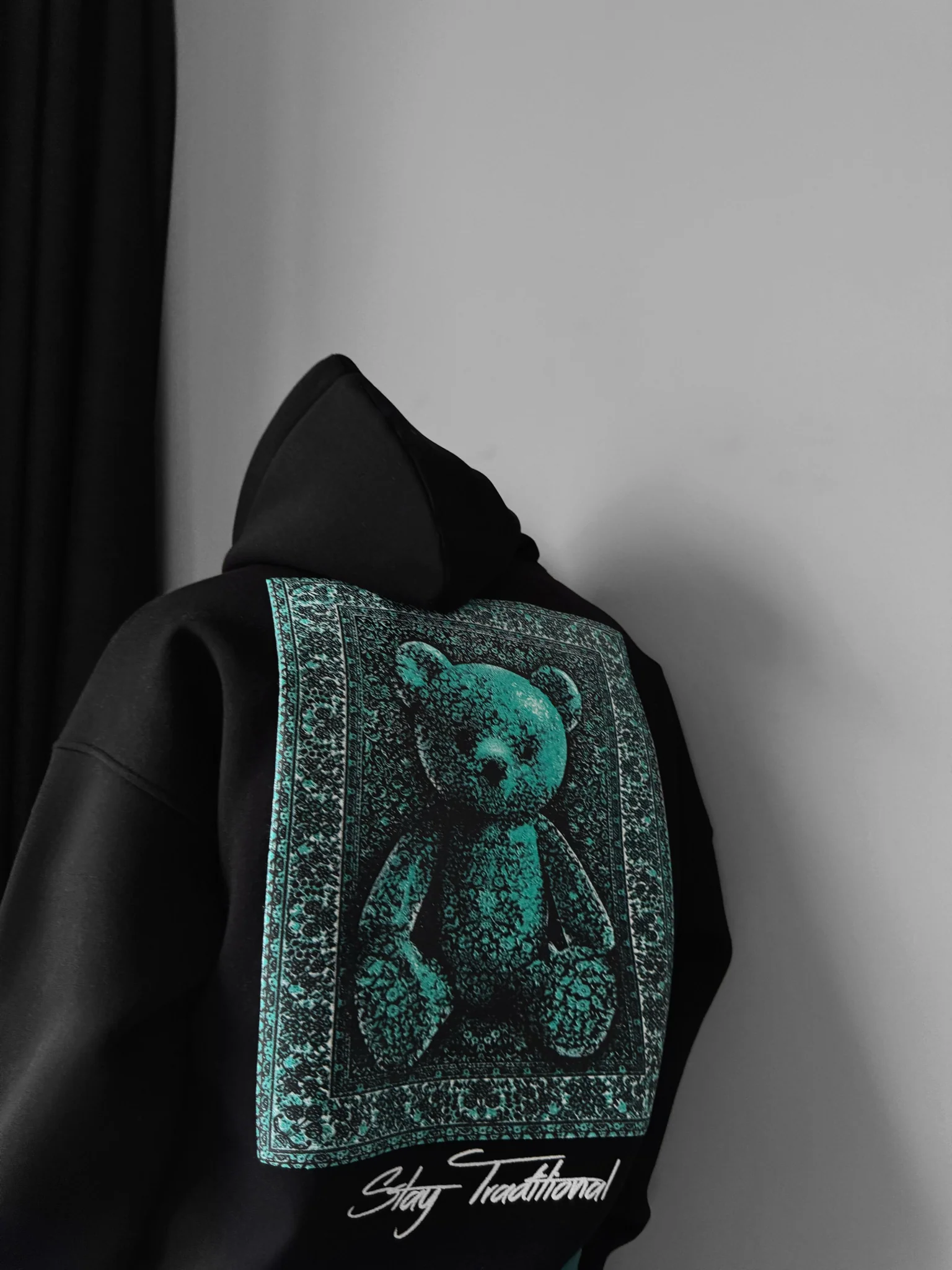 Oversize 'Stay Traditional' Hoodie - Black and Green - Image 4