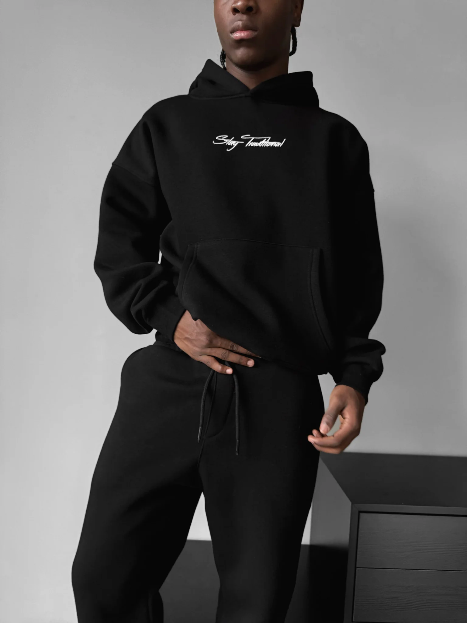 Oversize 'Stay Traditional' Hoodie - Black and Red - Image 3
