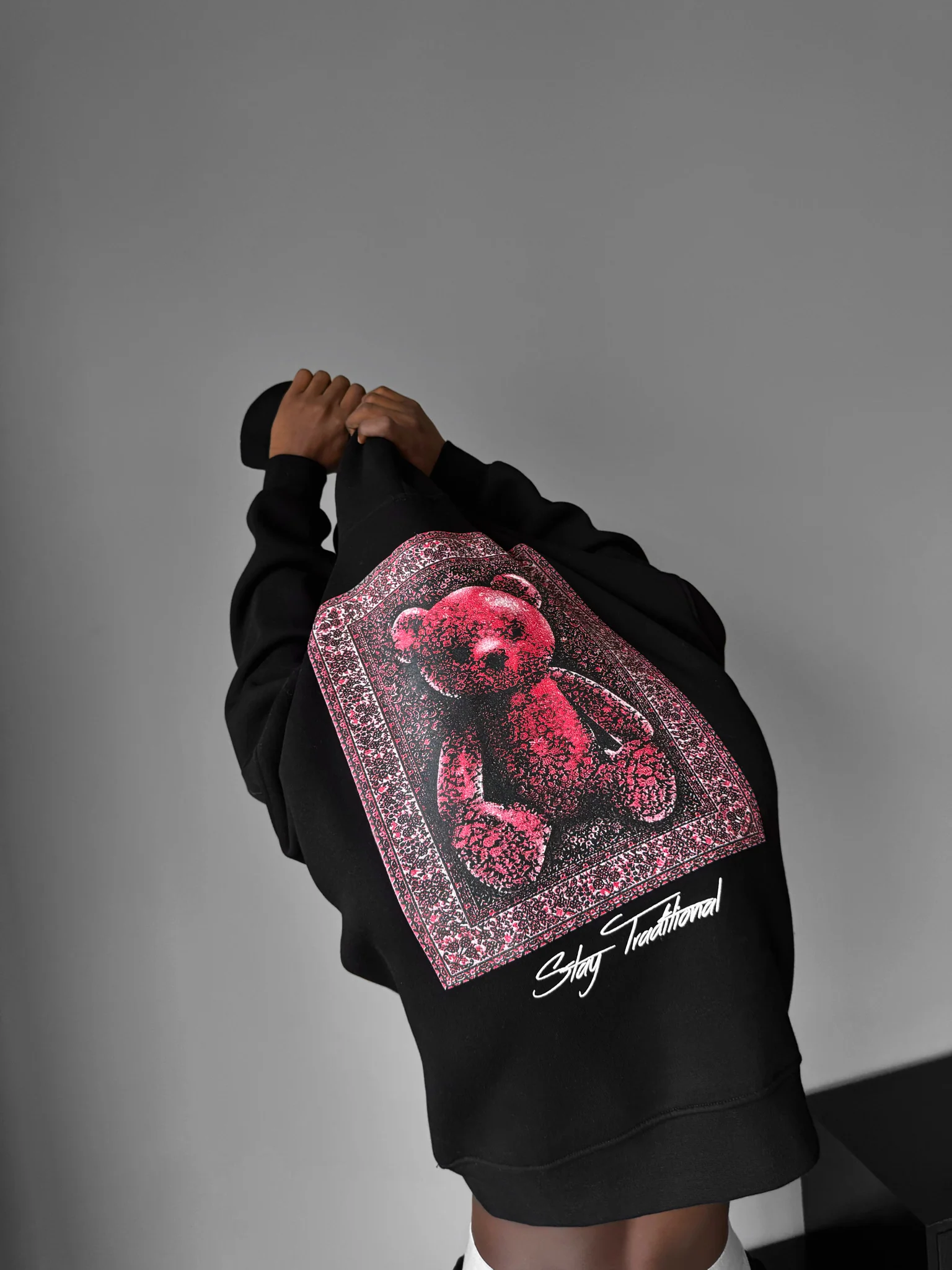 Oversize 'Stay Traditional' Hoodie - Black and Red - Image 5
