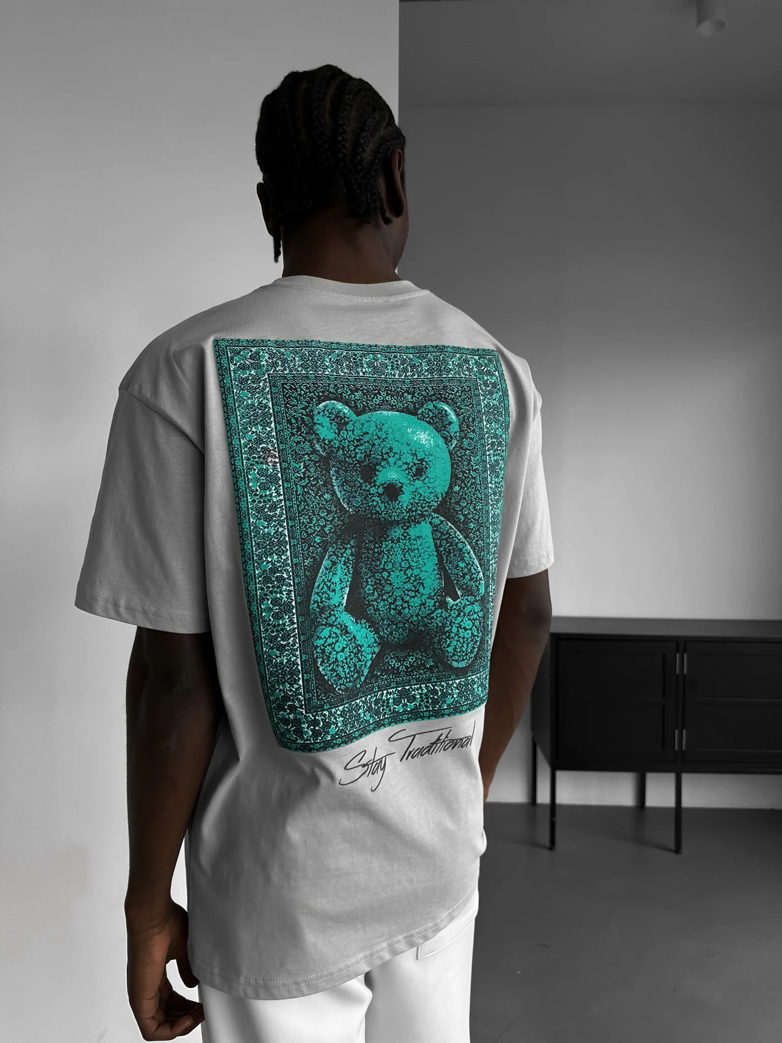Oversize 'Stay Traditional' T-Shirt - Grey - Image 4