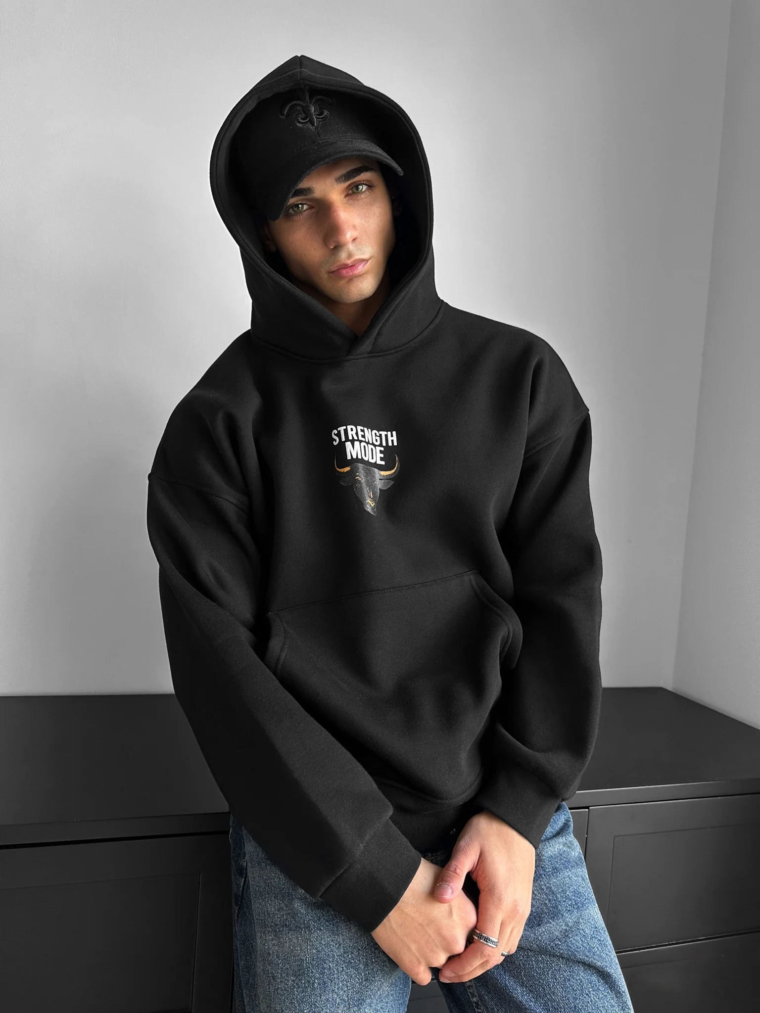 Oversize Strength Mode Hoodie - Black - Image 4