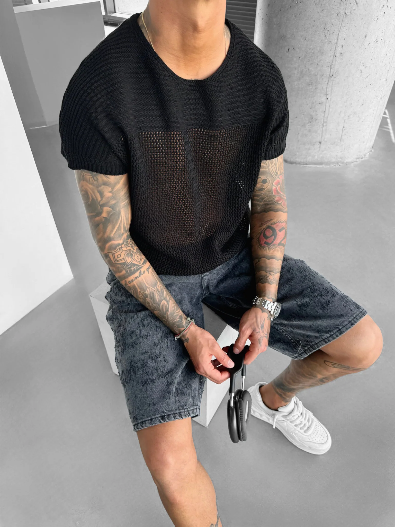Oversize Textured Knit T-shirt - Jet Black - Image 4