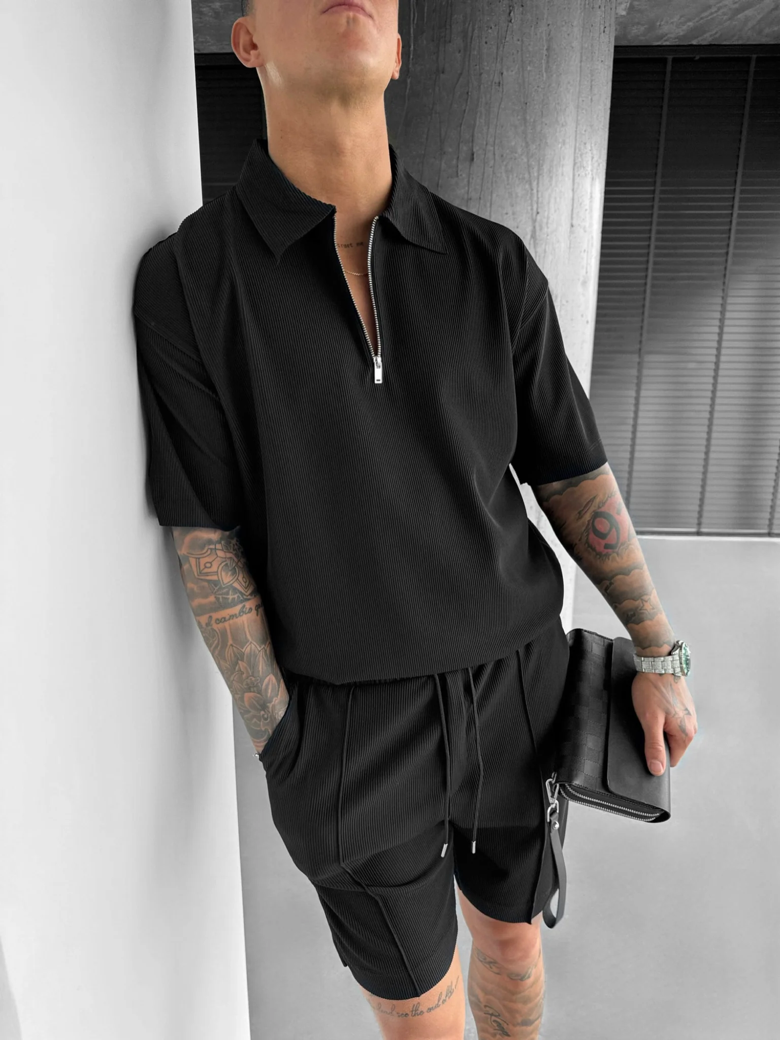 Oversize Textured Zipper Polo T-Shirt - Black - Image 3