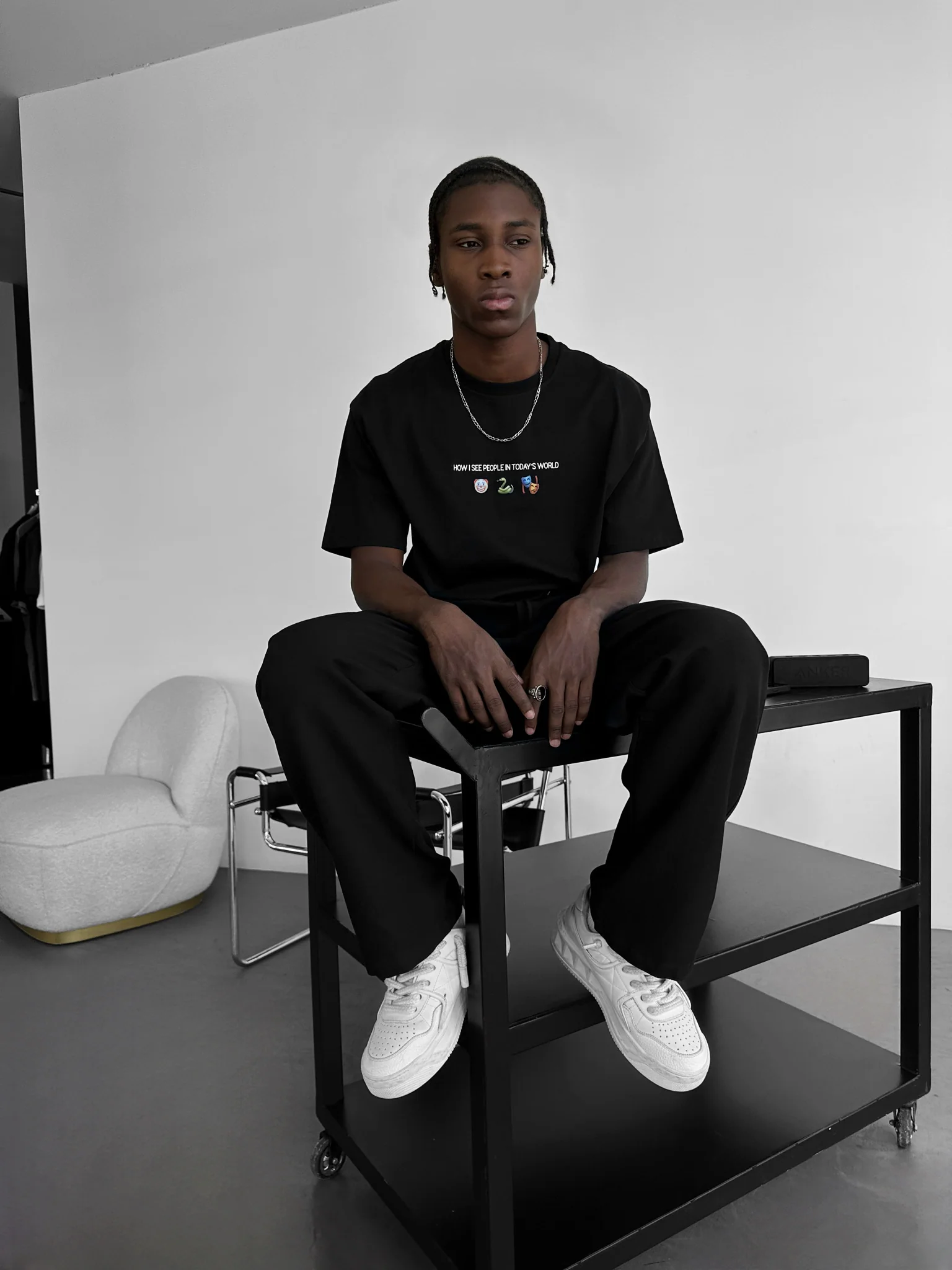 Oversize "Today's World" T-Shirt - Black - Image 8