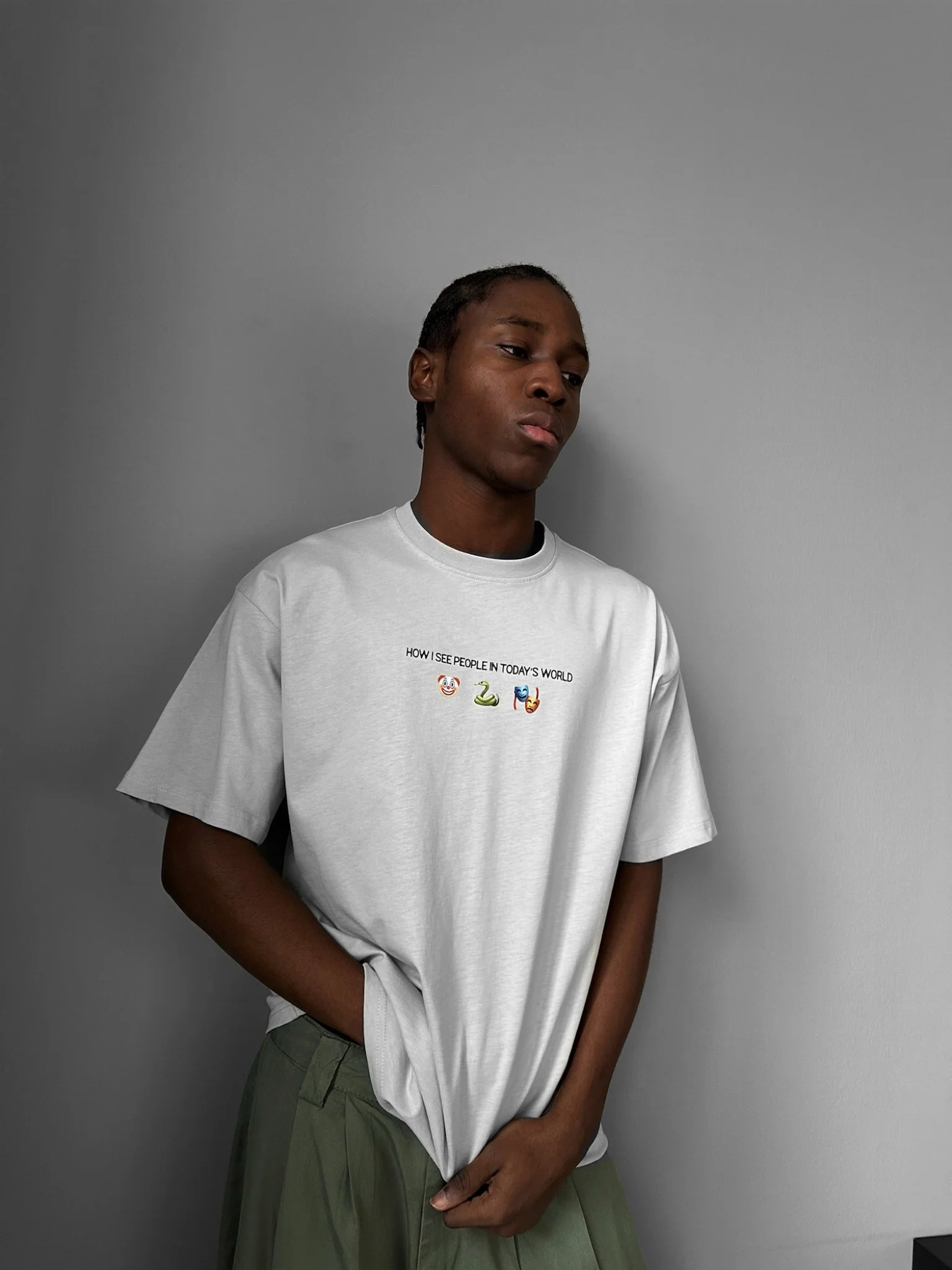 Oversize "Today's World" T-Shirt - Grey - Image 2