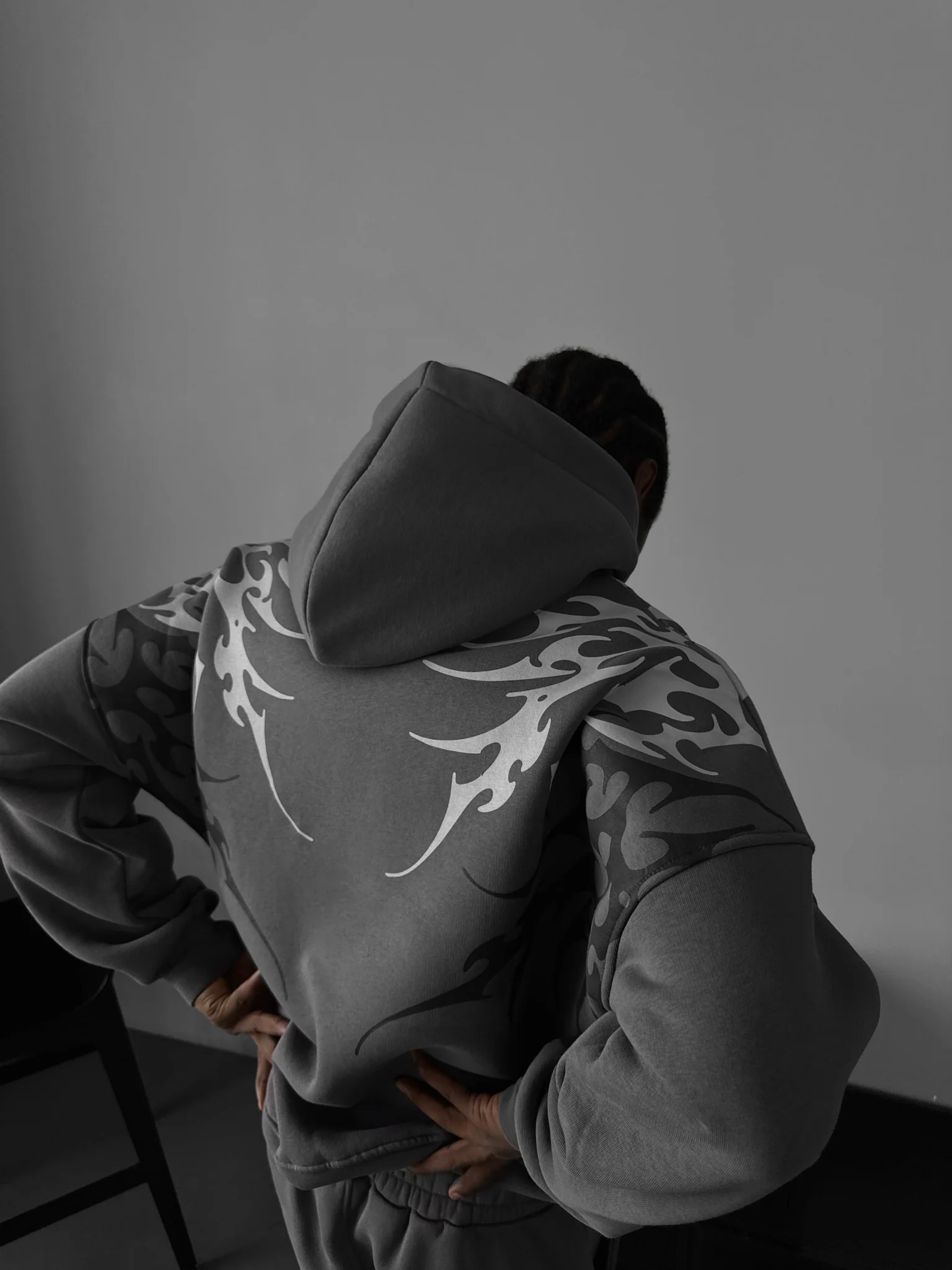 Oversize Tribal Hoodie - Anthracite - Image 6