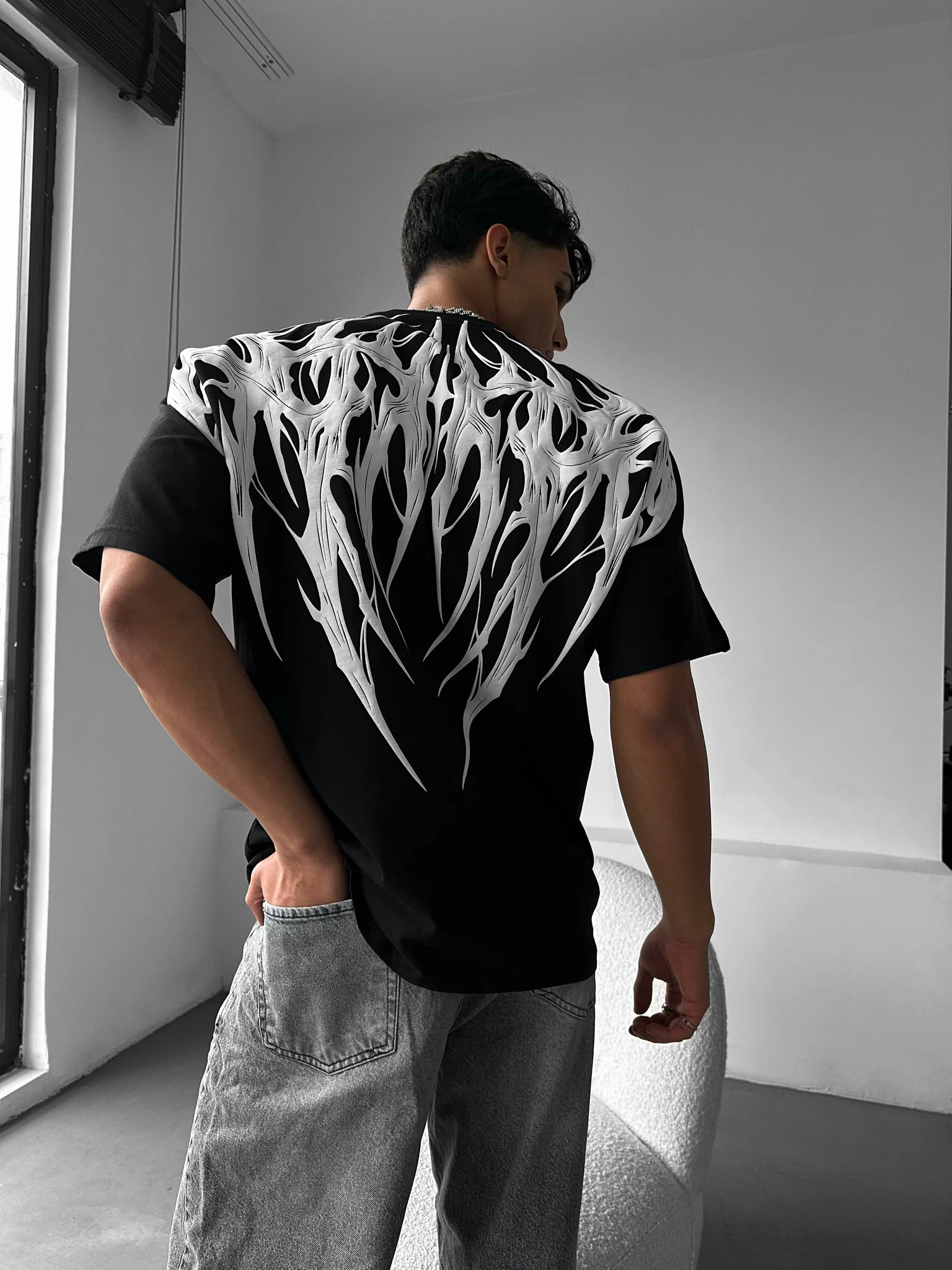 Oversize Tribal T-Shirt - Black - Image 3