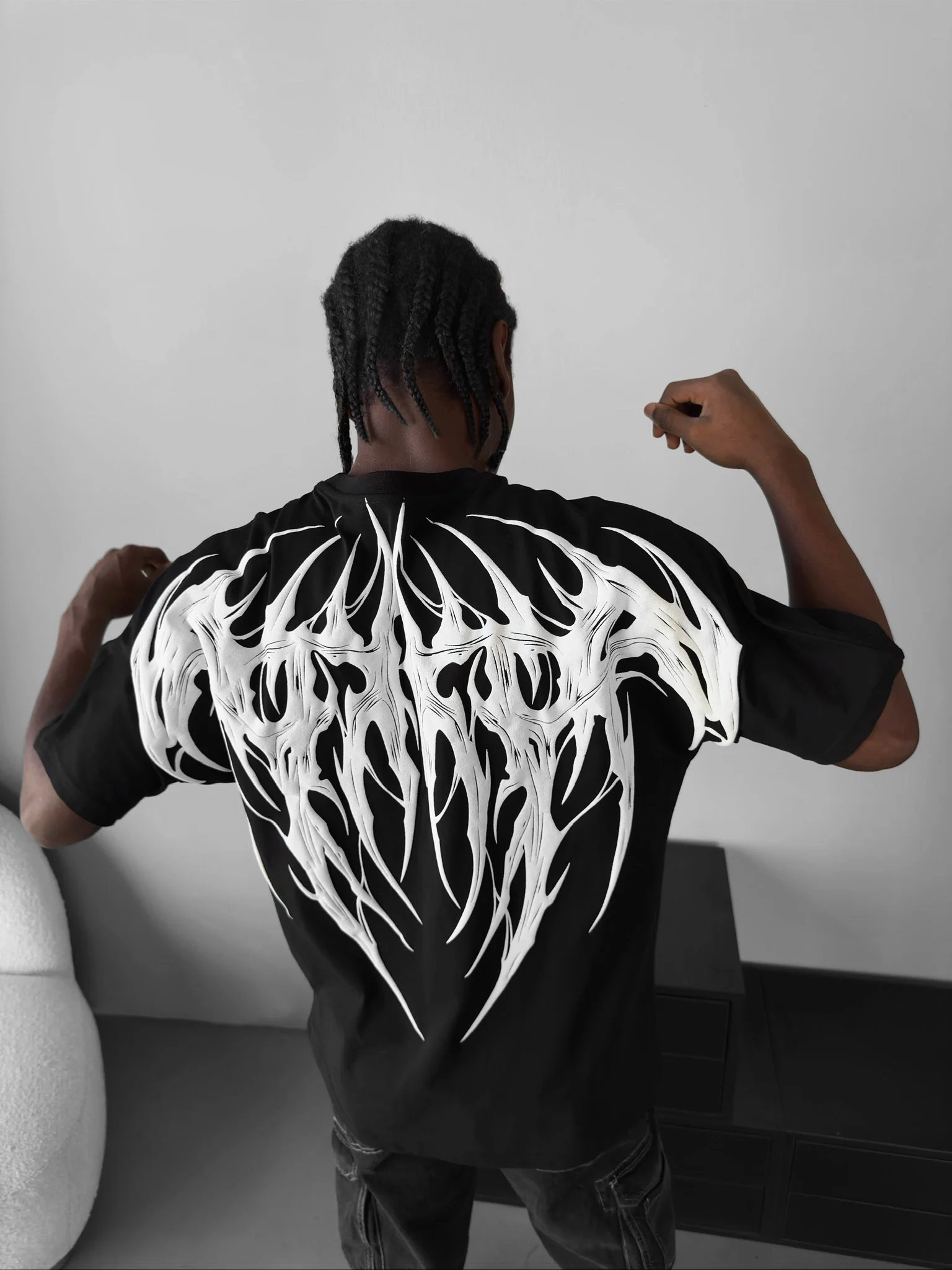 Oversize Tribal T-Shirt - Black - Image 7