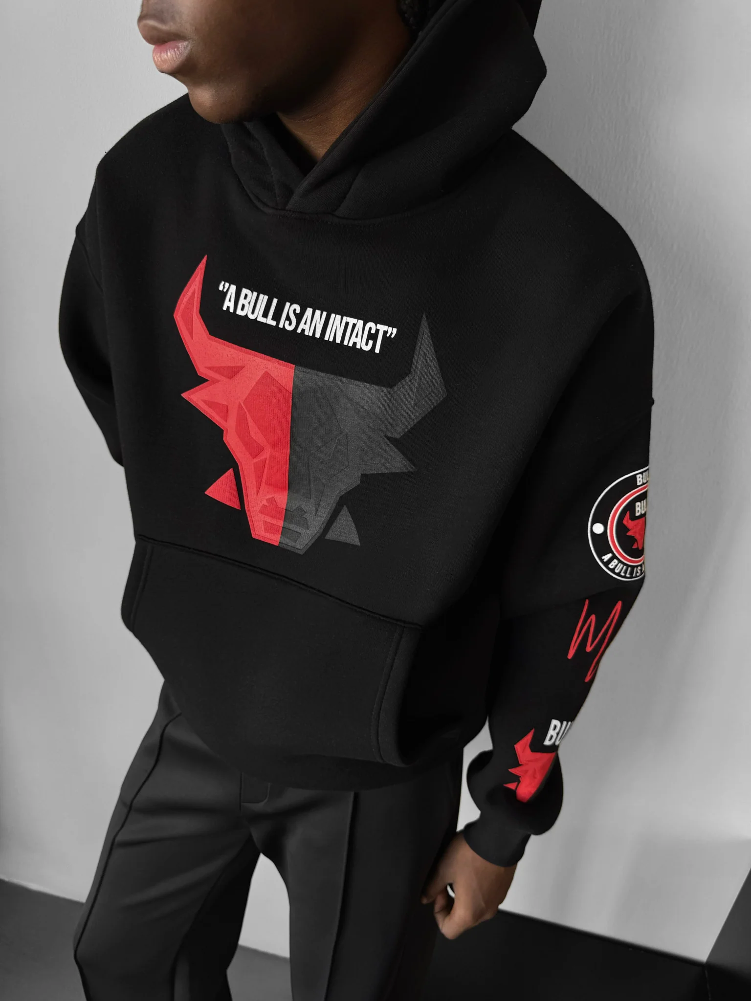 Oversize two colors Bull Hoodie - Black