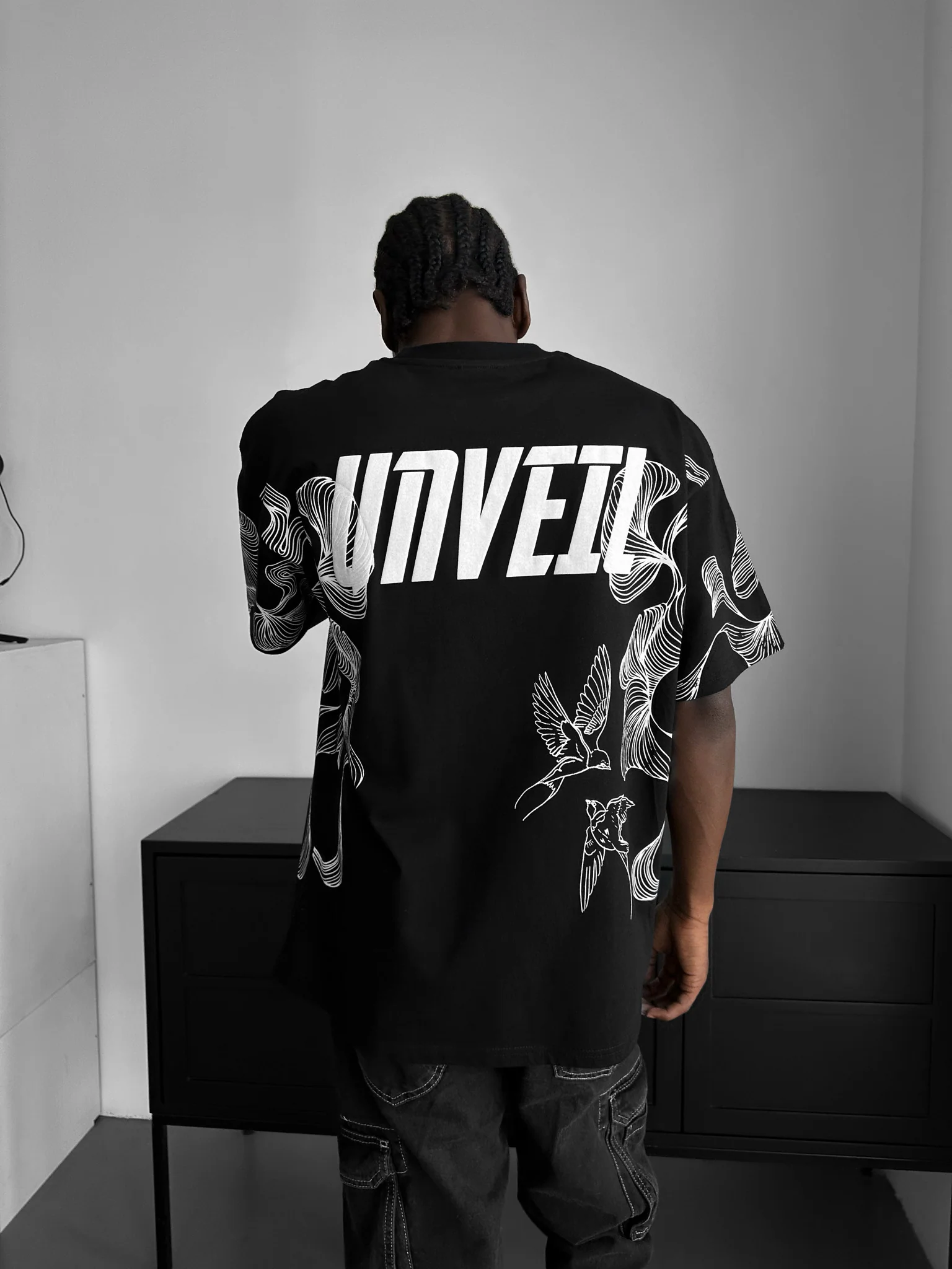 Oversize 'Unveil' T-Shirt - Black - Image 2