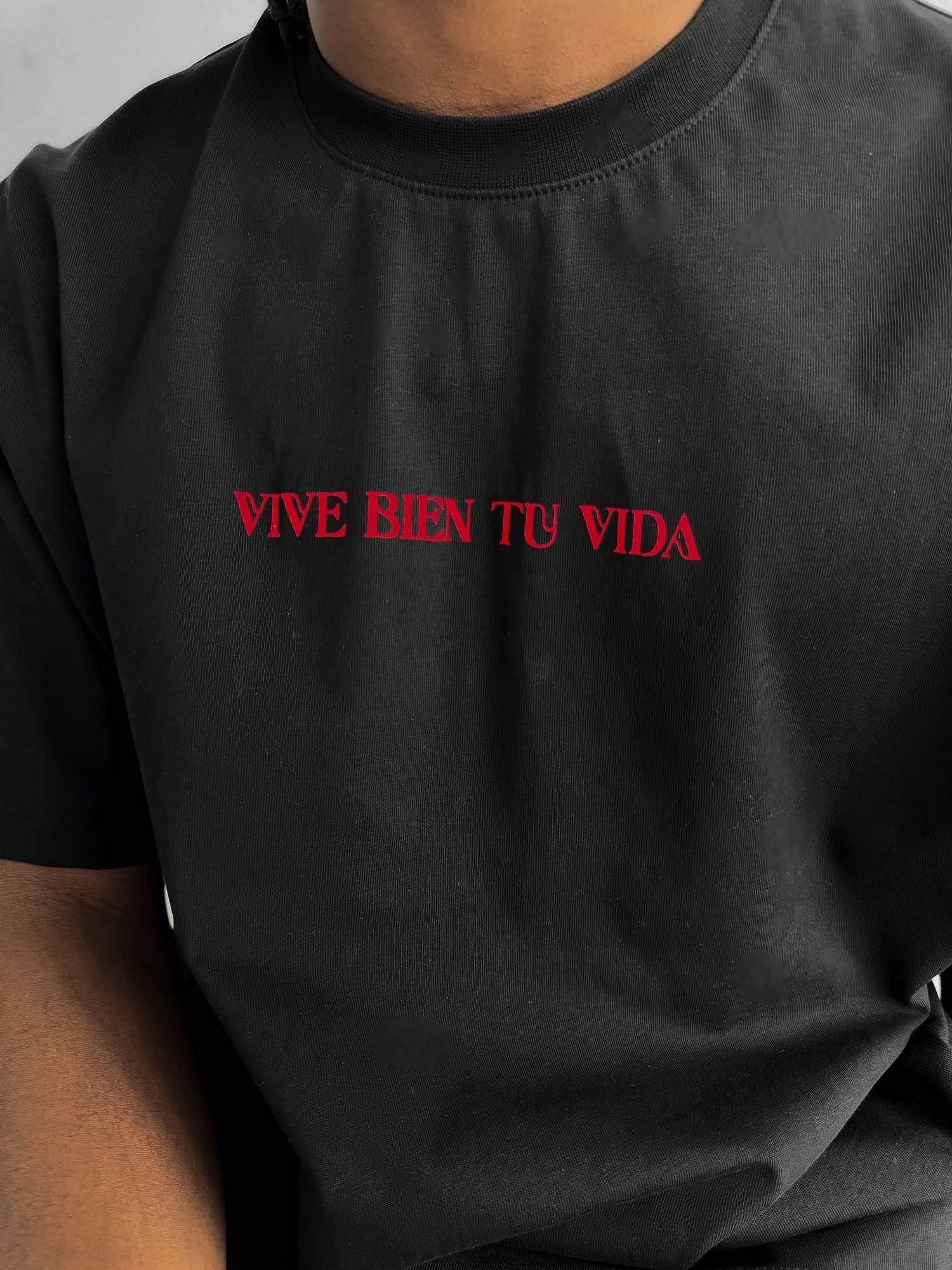Oversize "Vive Bien Tu Vida" T-Shirt - Black and White - Image 2