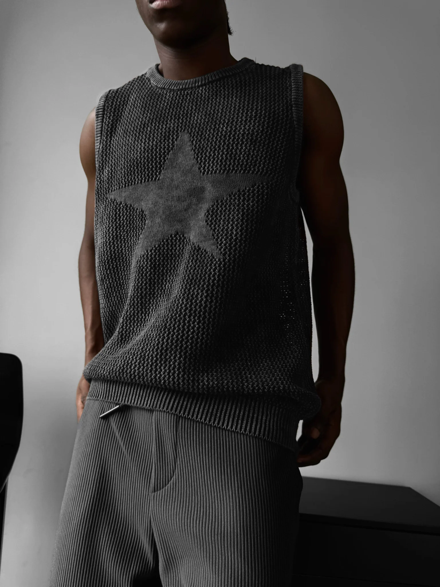 Oversize Washed Knit Star Tanktop - Black - Image 3
