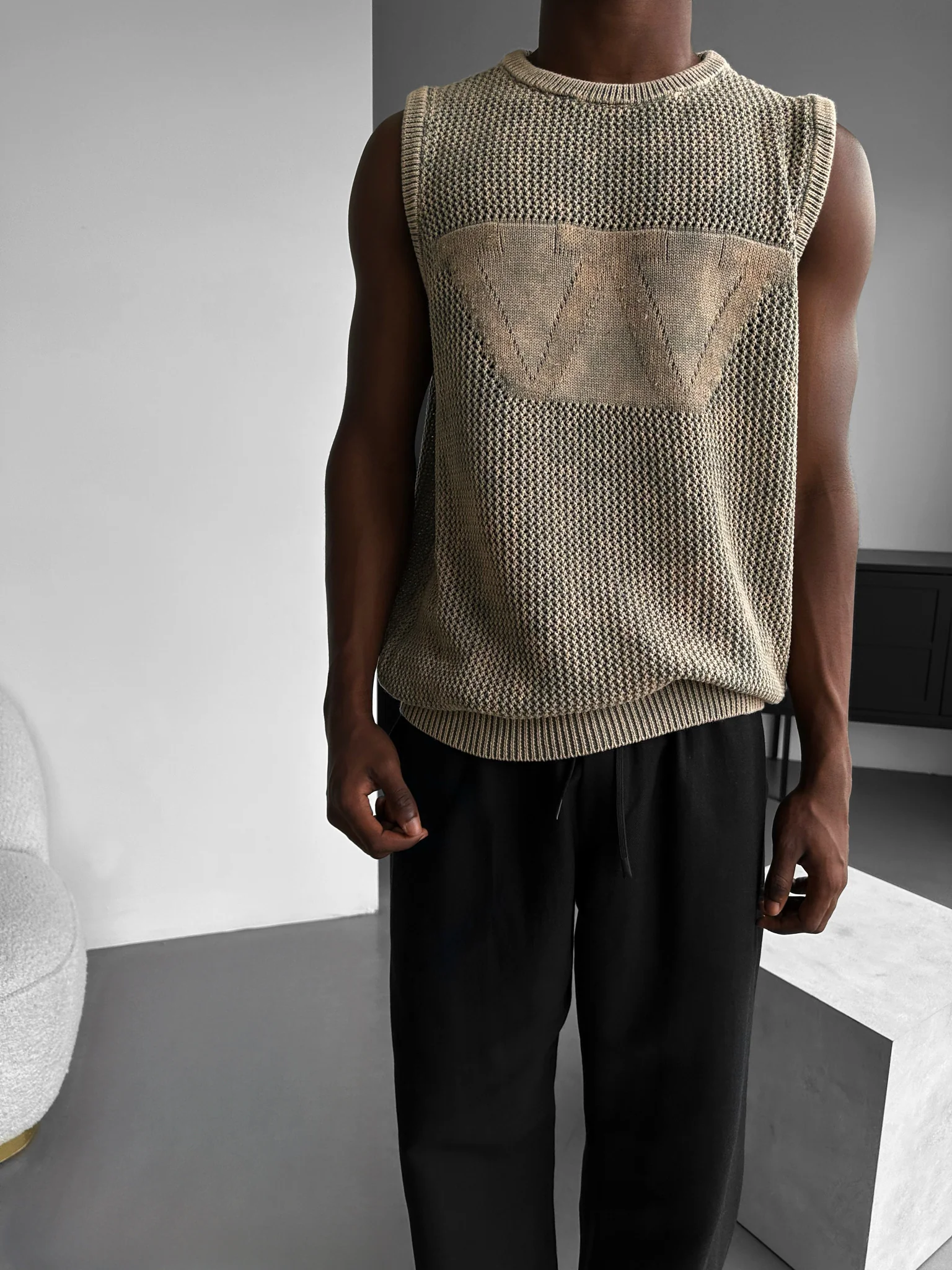 Oversize Washed Knit 'W‘ Tanktop - Stone - Image 2