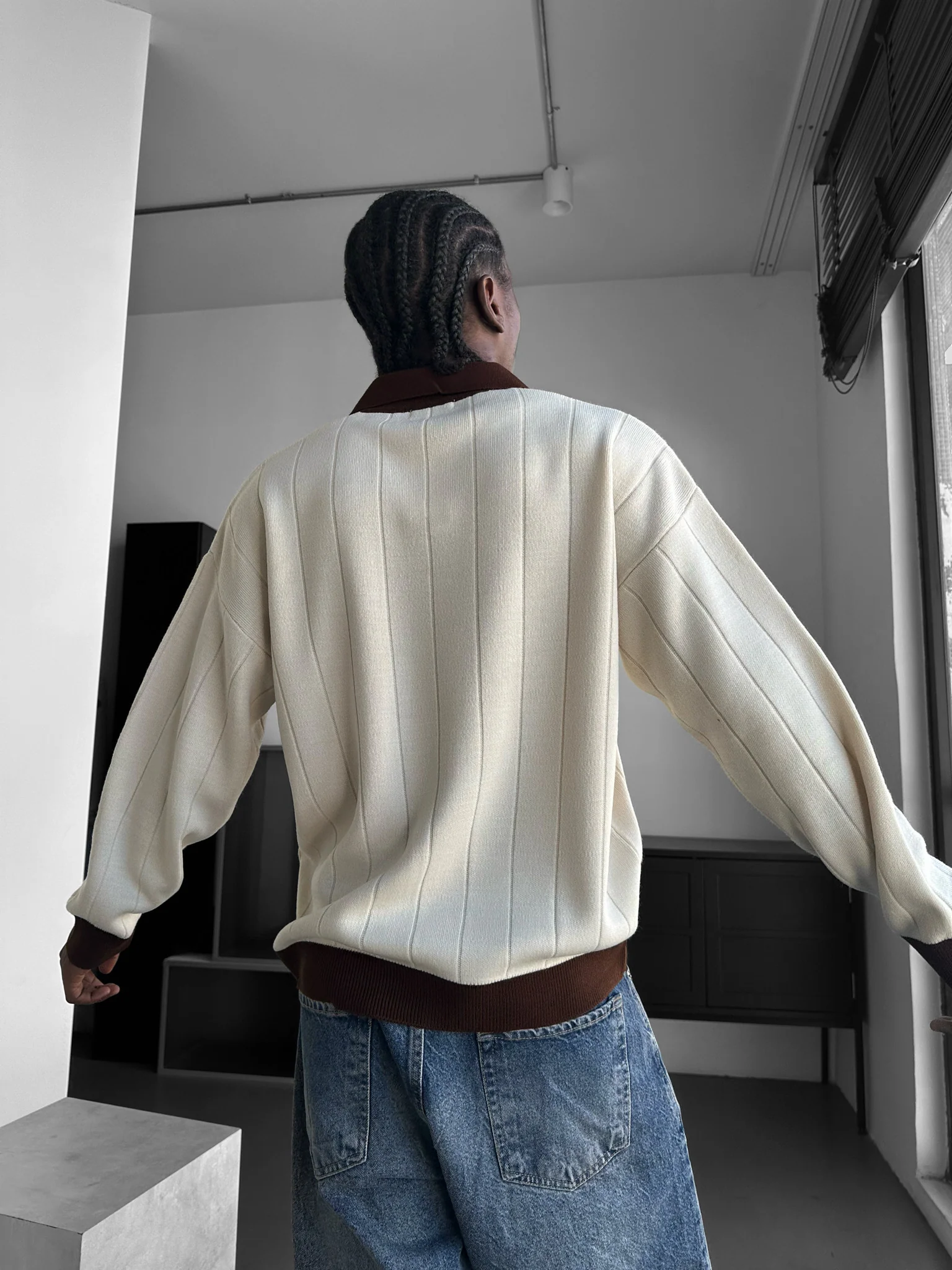 Oversized Embroidered Polo Sweater - Cremé - Image 3